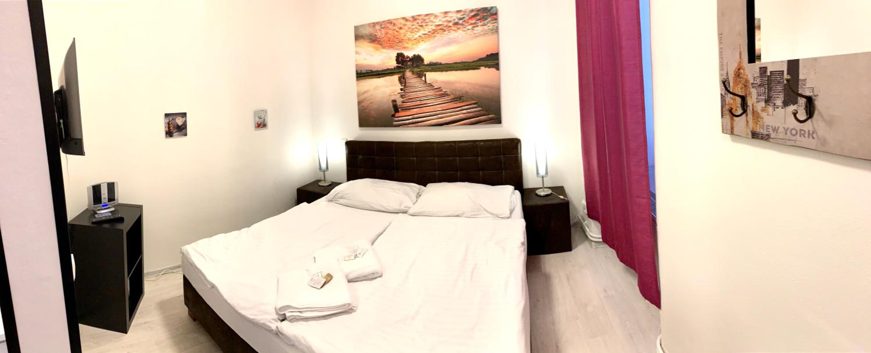 Deluxe Double Room - Photo 15