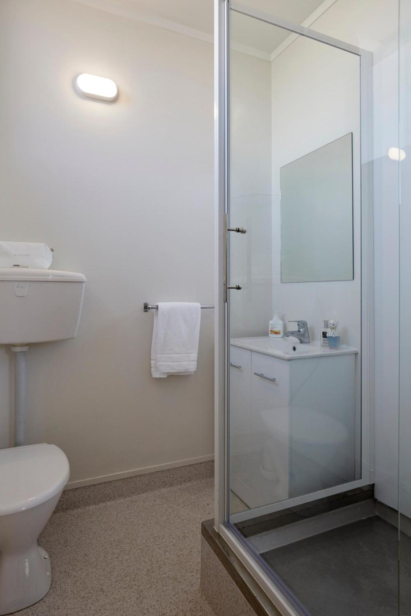 Double Room with Ensuite photo 2