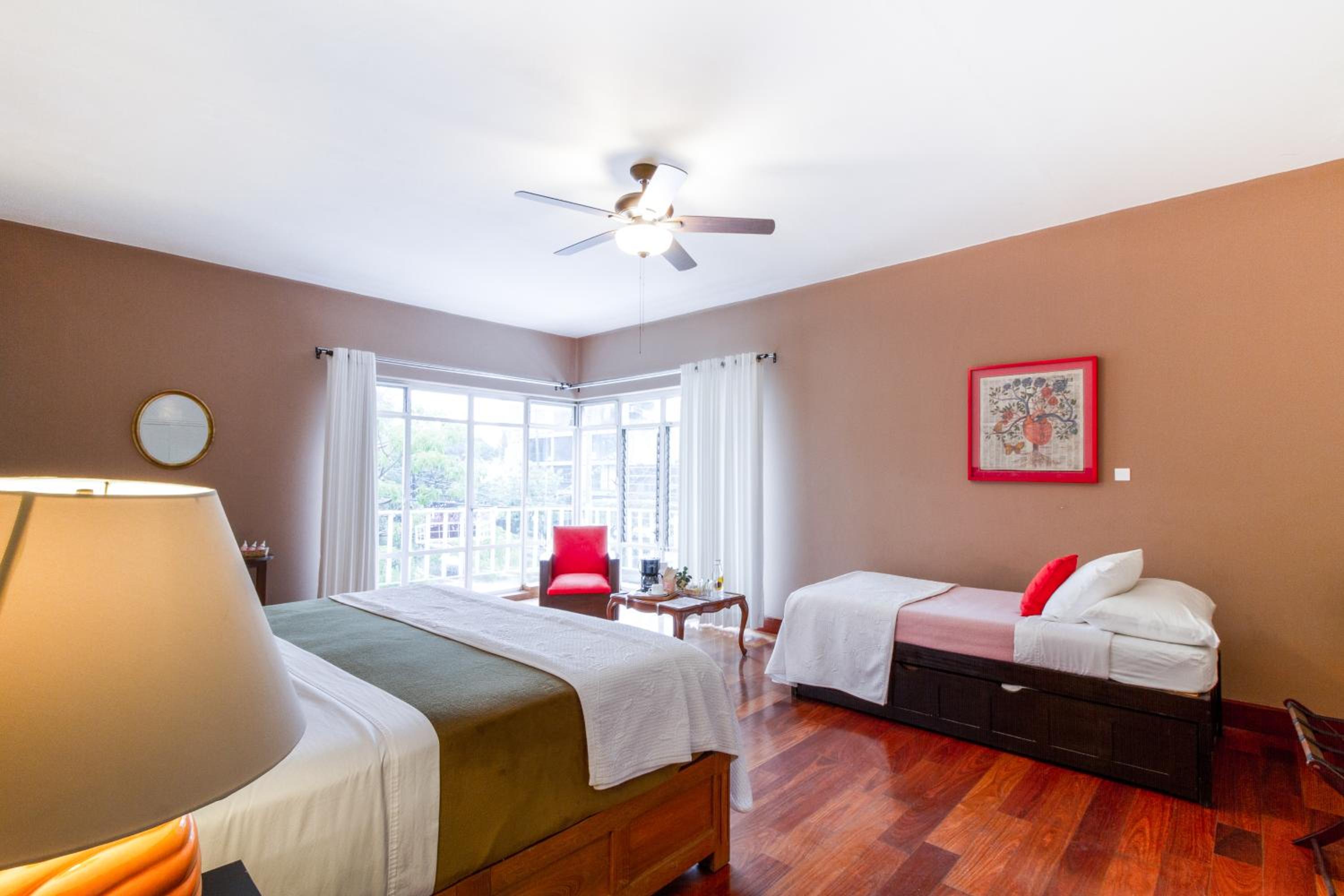 Deluxe Quadruple Room - Photo 6