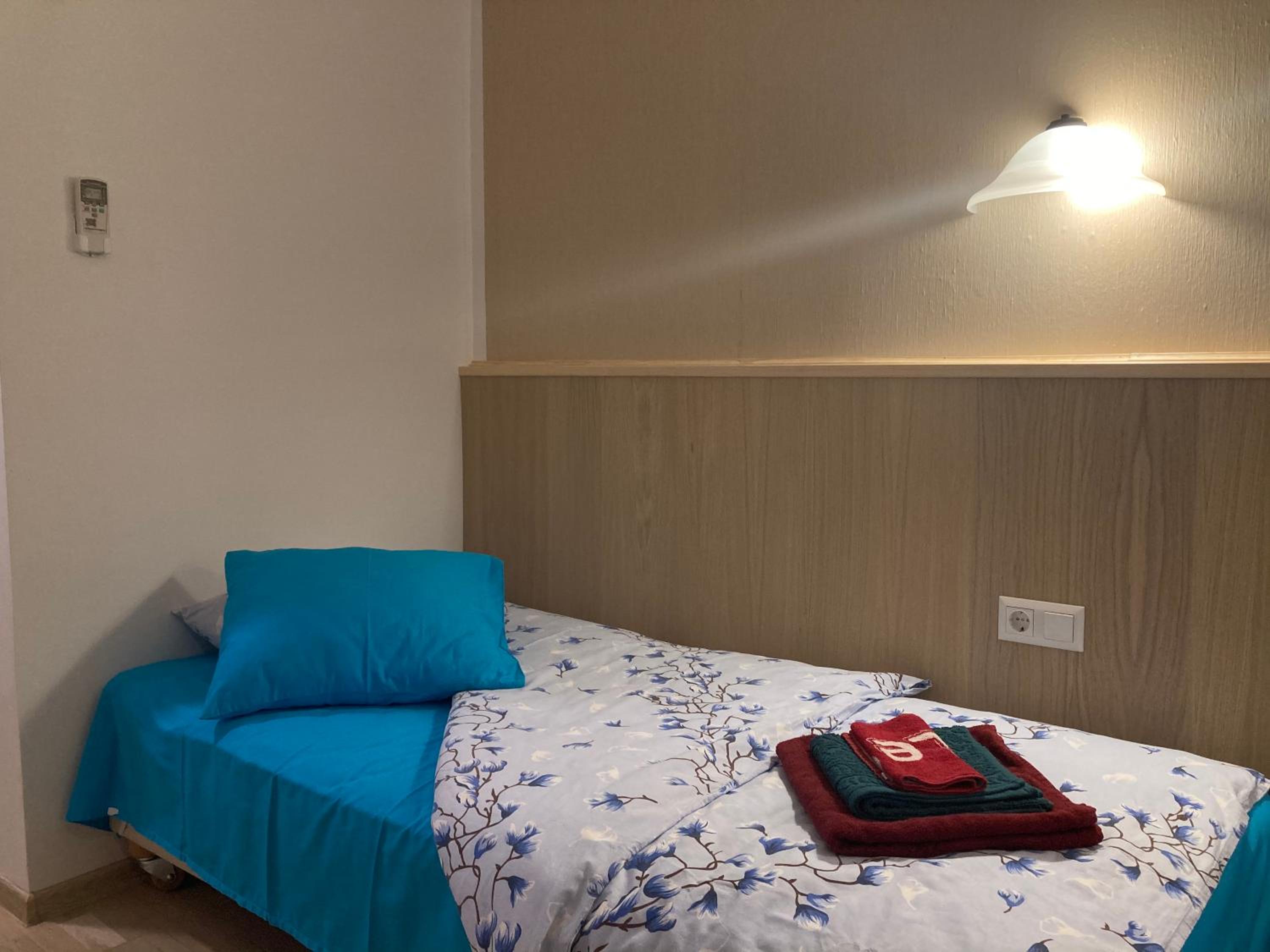 One-Bedroom Apartment photo 1