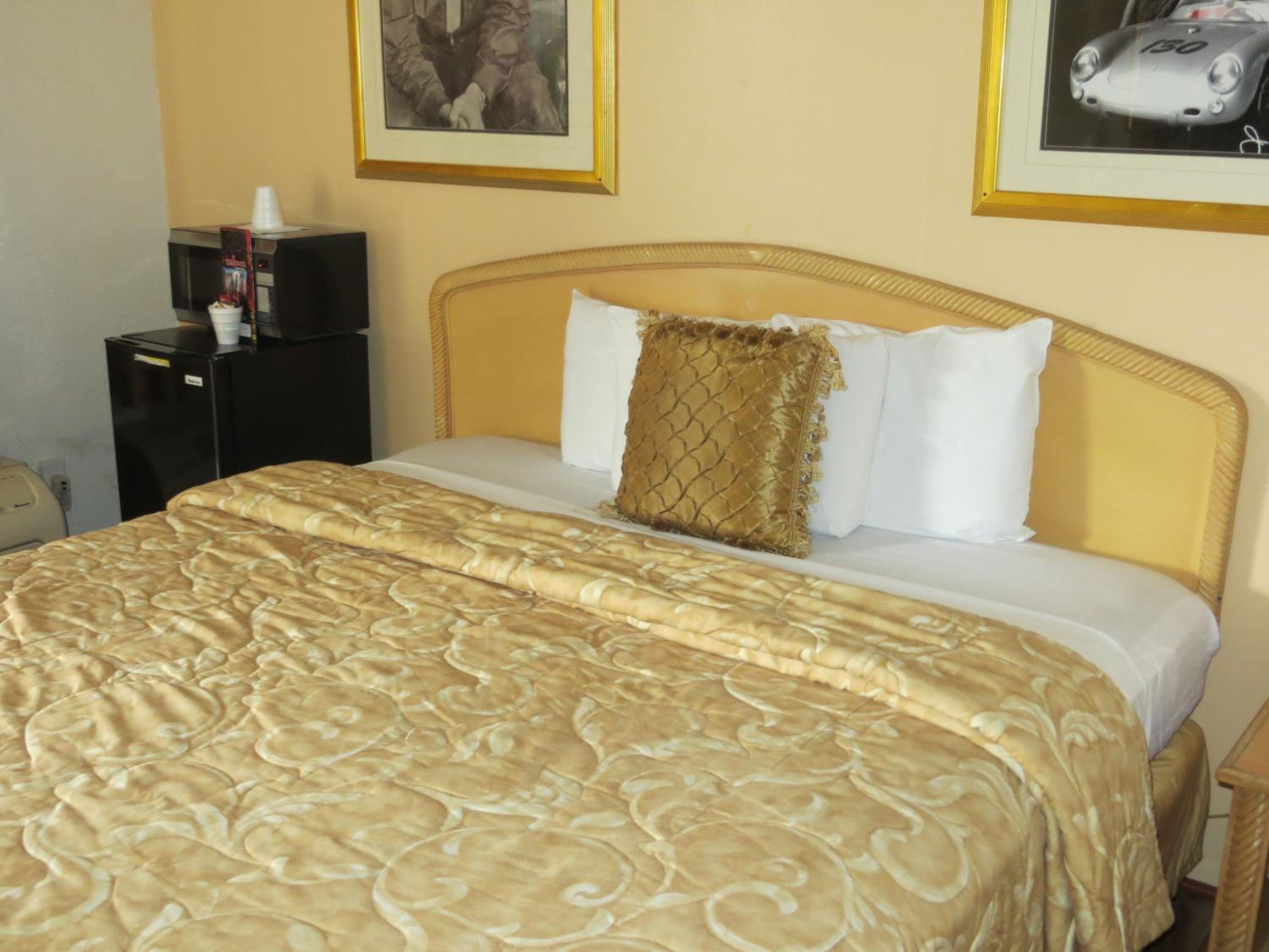 Deluxe King Room photo 2