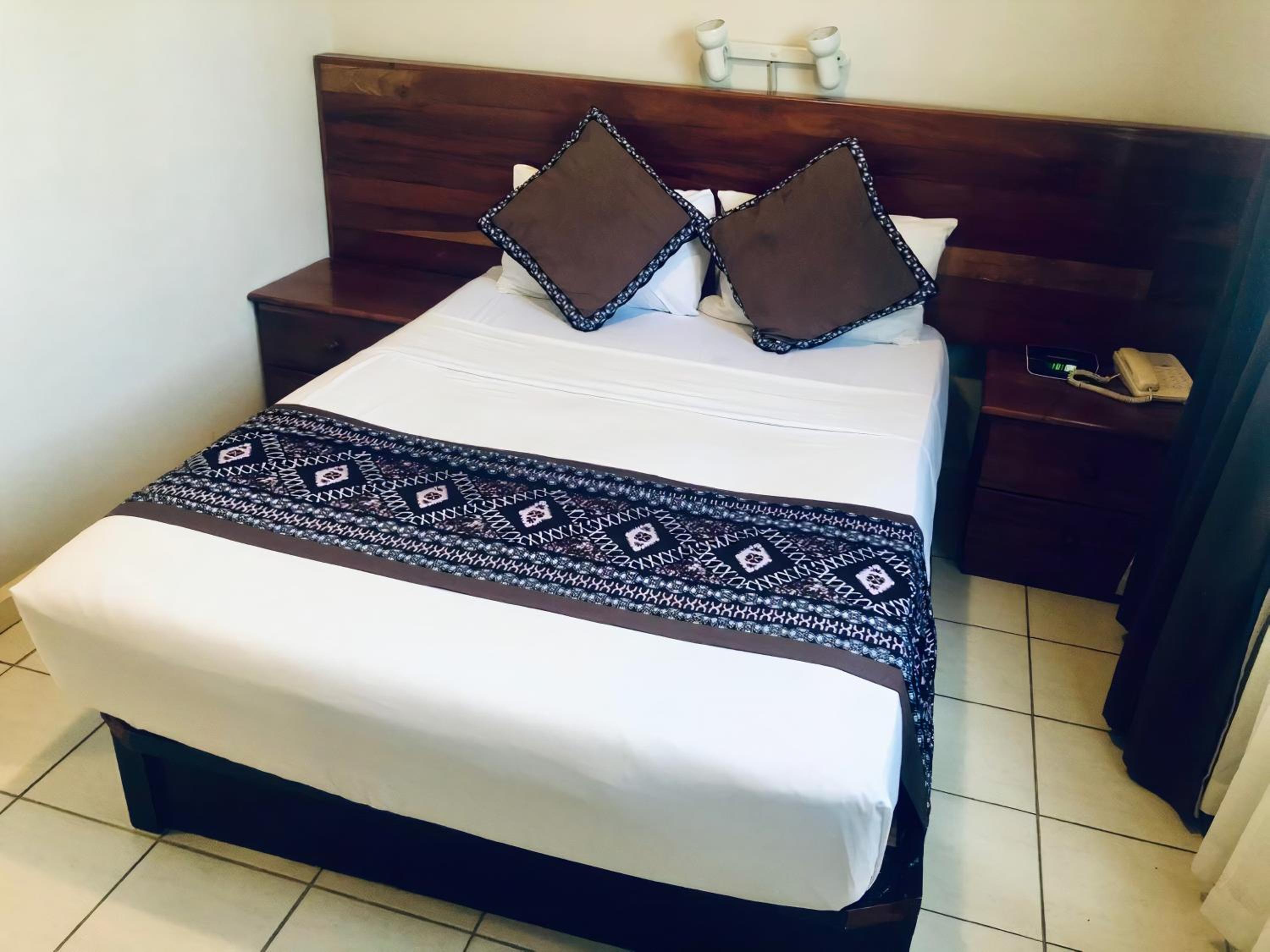 Standard Double or Twin Room with Garden View and No Balcony