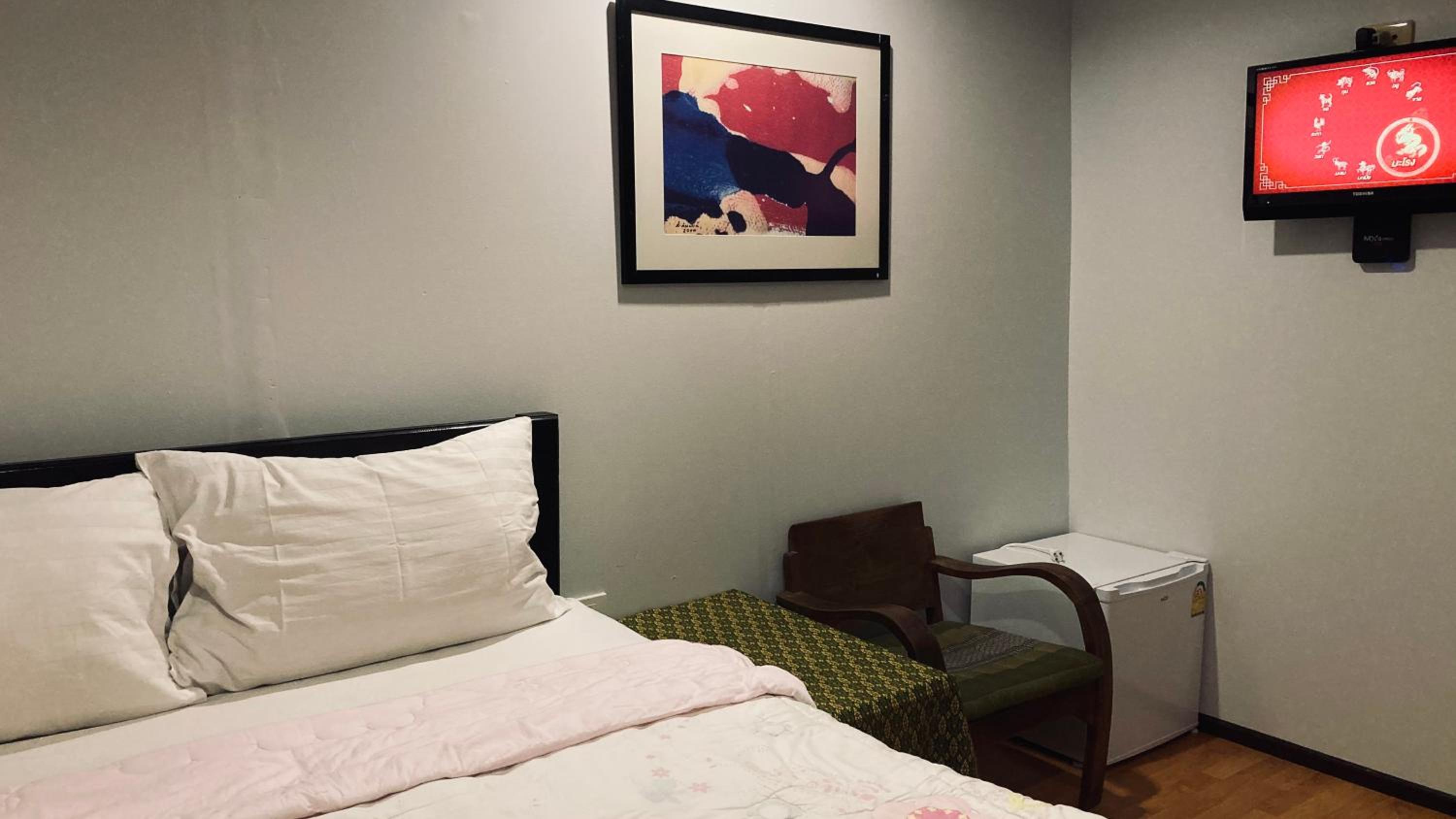 Double Room With Shared Bathroom photo 2