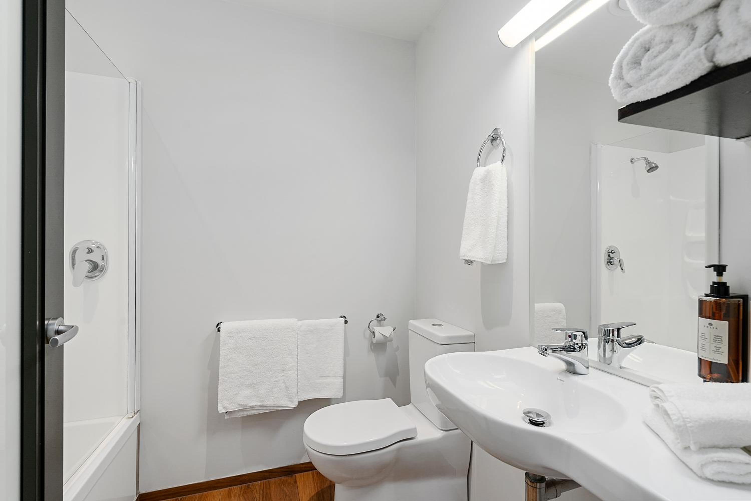 Two Bedroom Apartment (Upstairs) - Photo 6