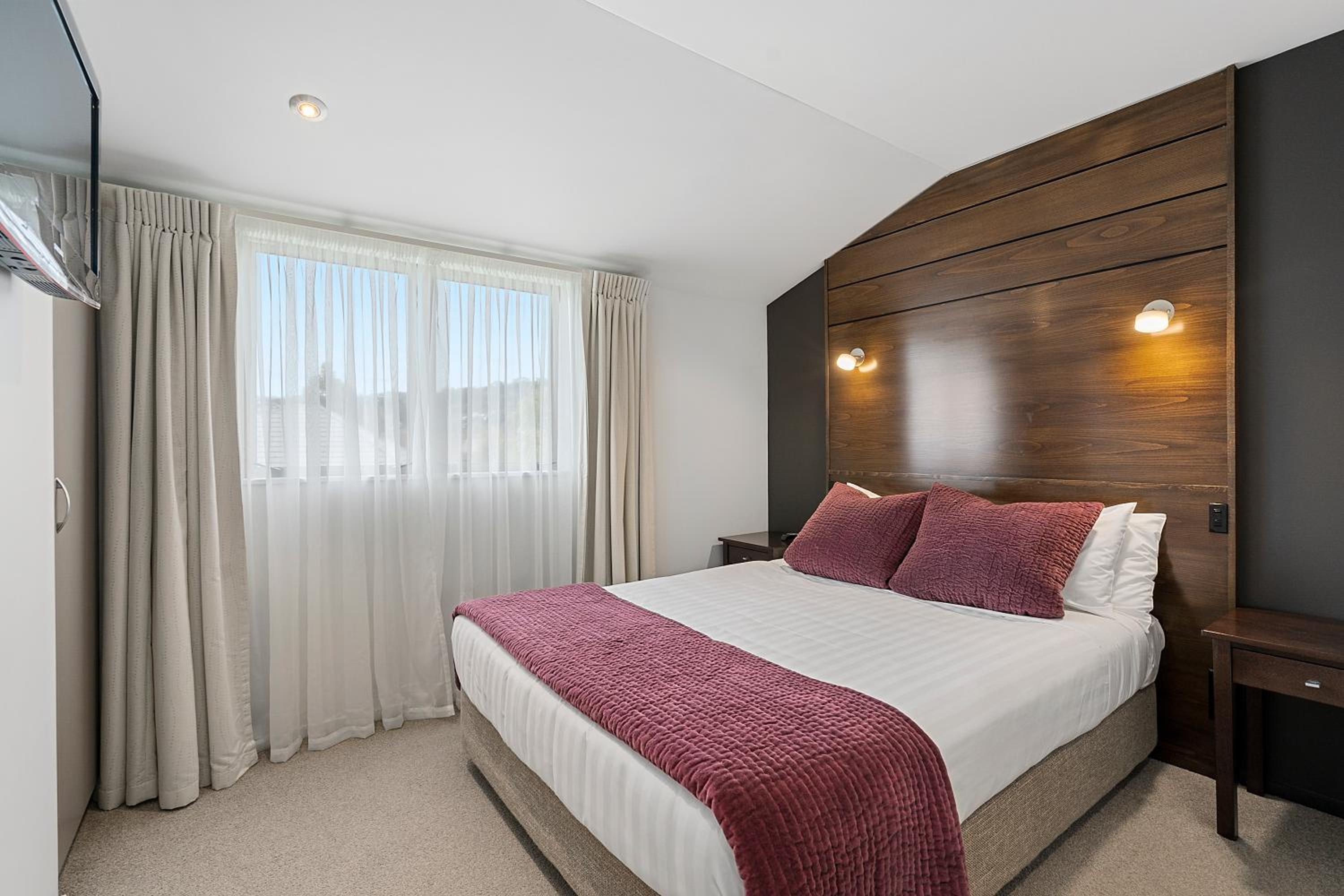 Two Bedroom Apartment (Upstairs) - Photo 3
