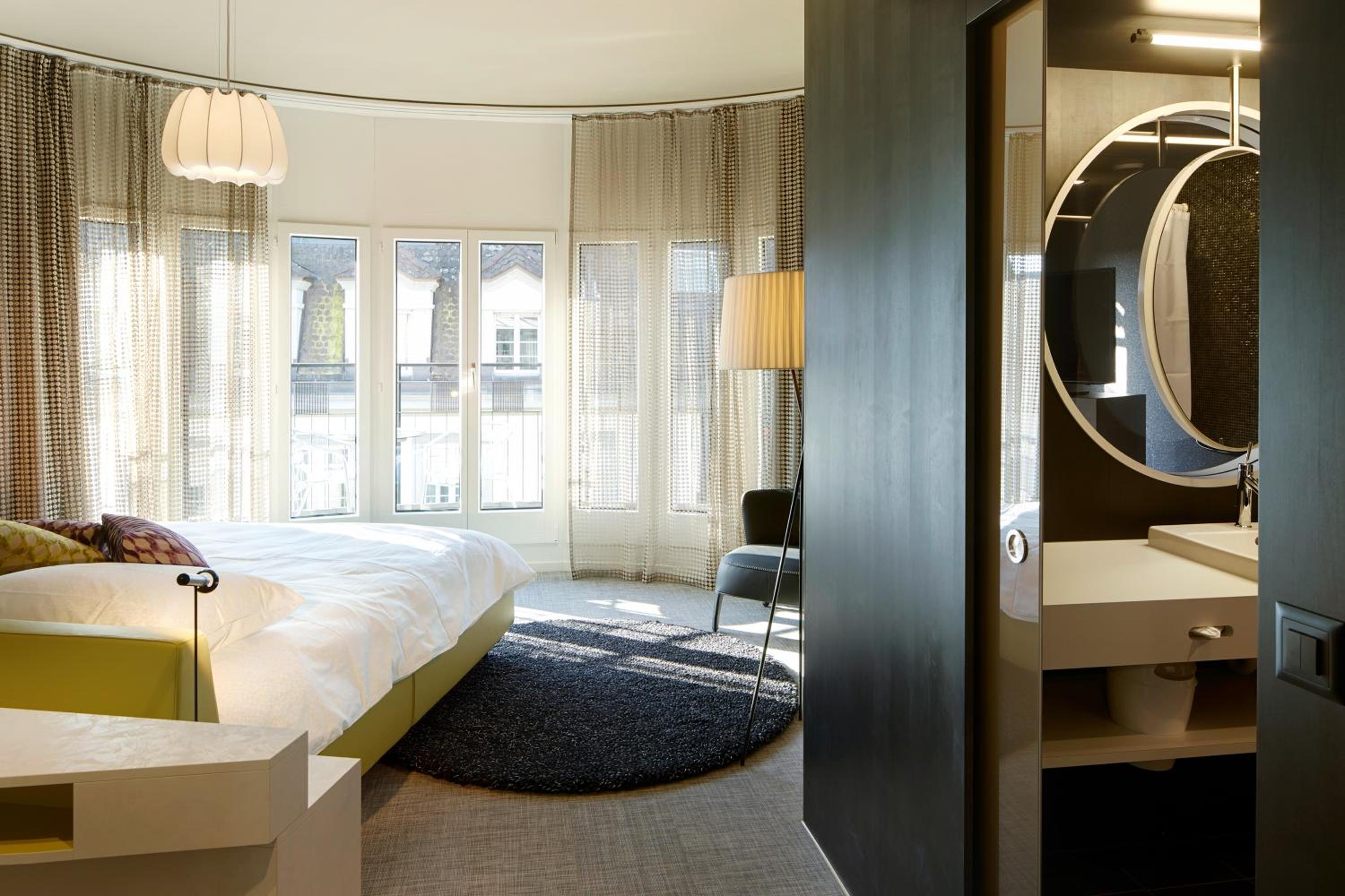 BOUTIQUE Double Room thumbnail 6