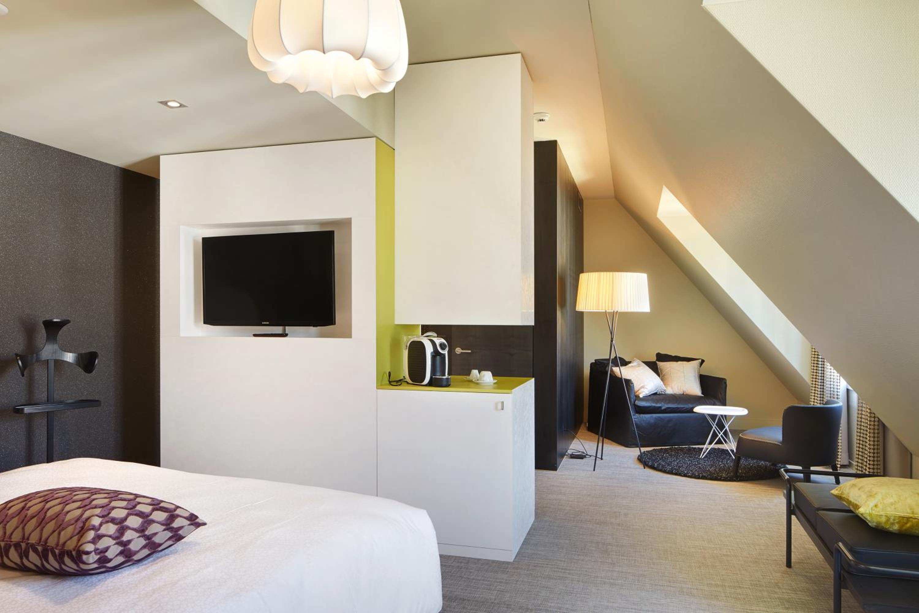 Available room