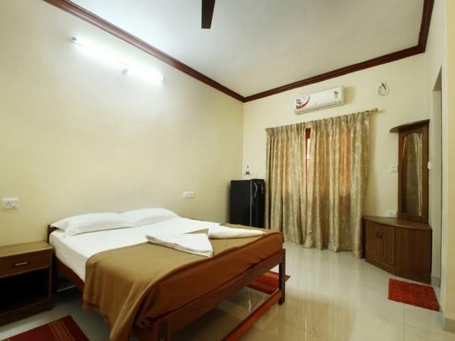 Deluxe Double Room with Balcony - Photo 1