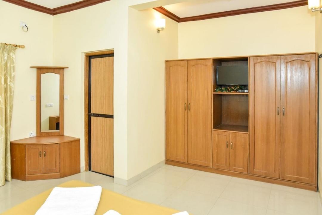 Deluxe Double Room with Balcony - Photo 2