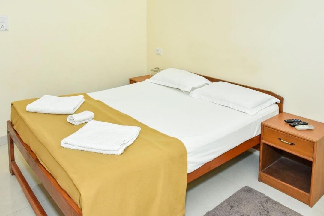 Deluxe Double Room with Balcony - Photo 8