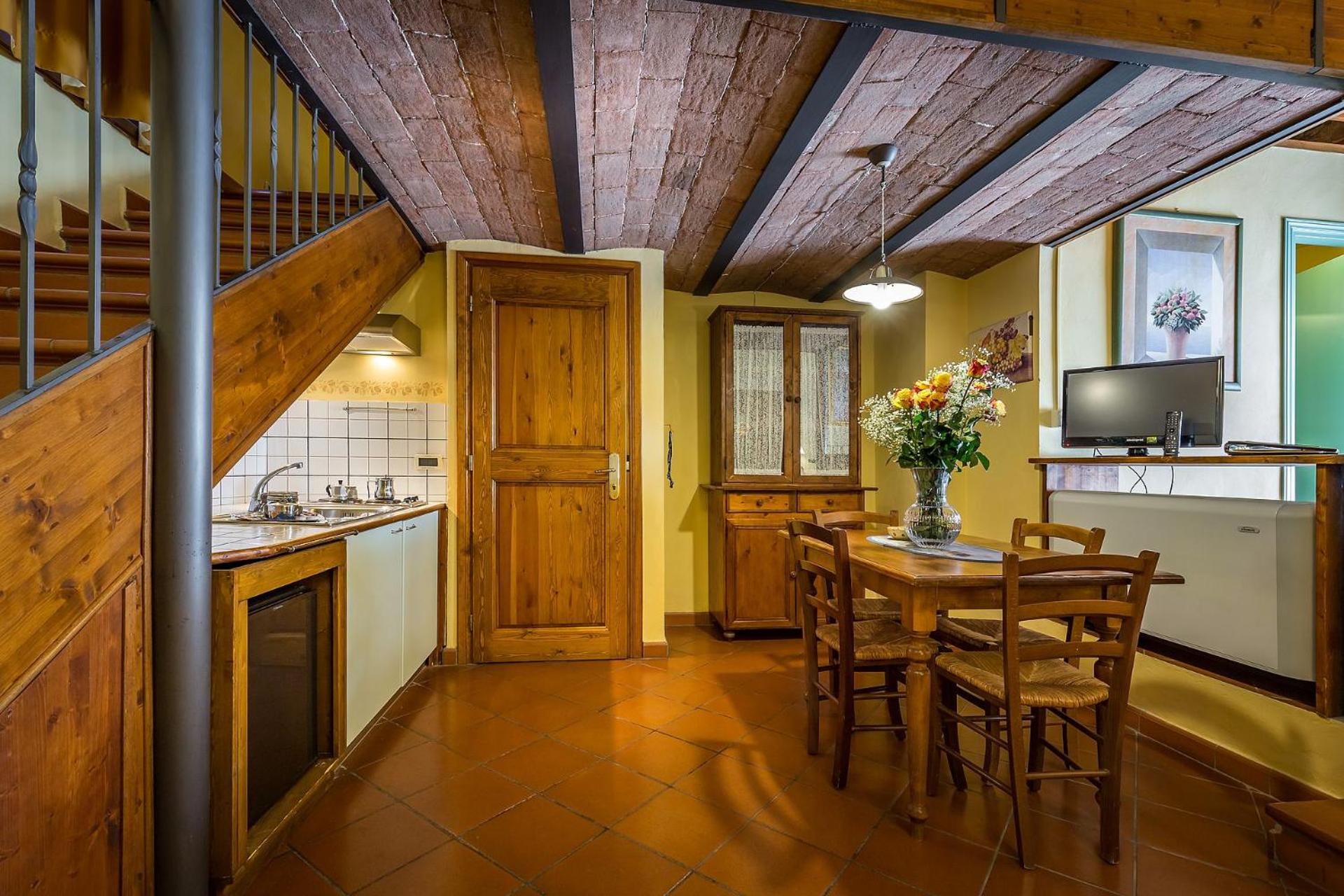 Studio Apartment with Loft - Photo 4