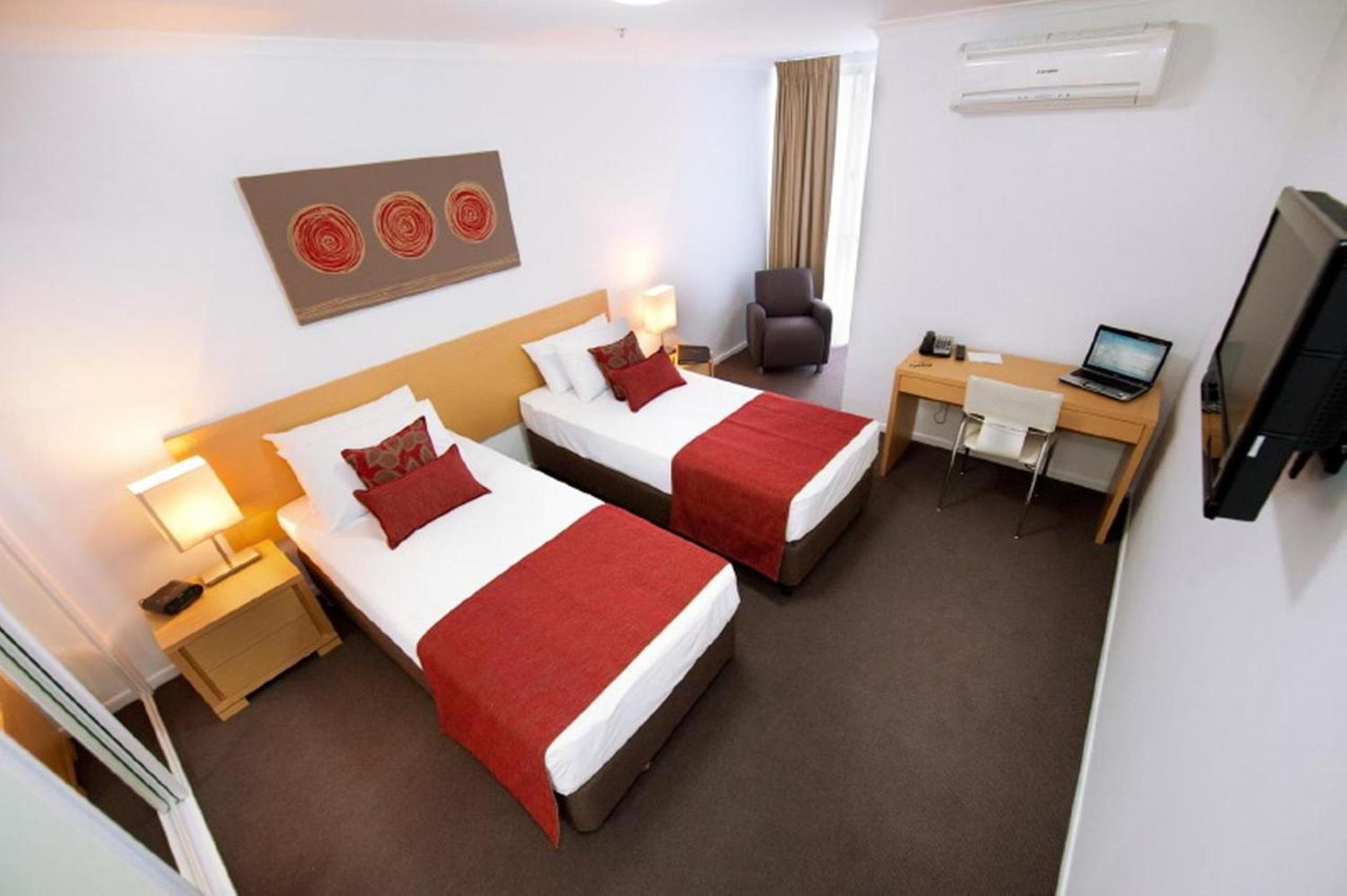 Studio Hotel Room - Photo 4