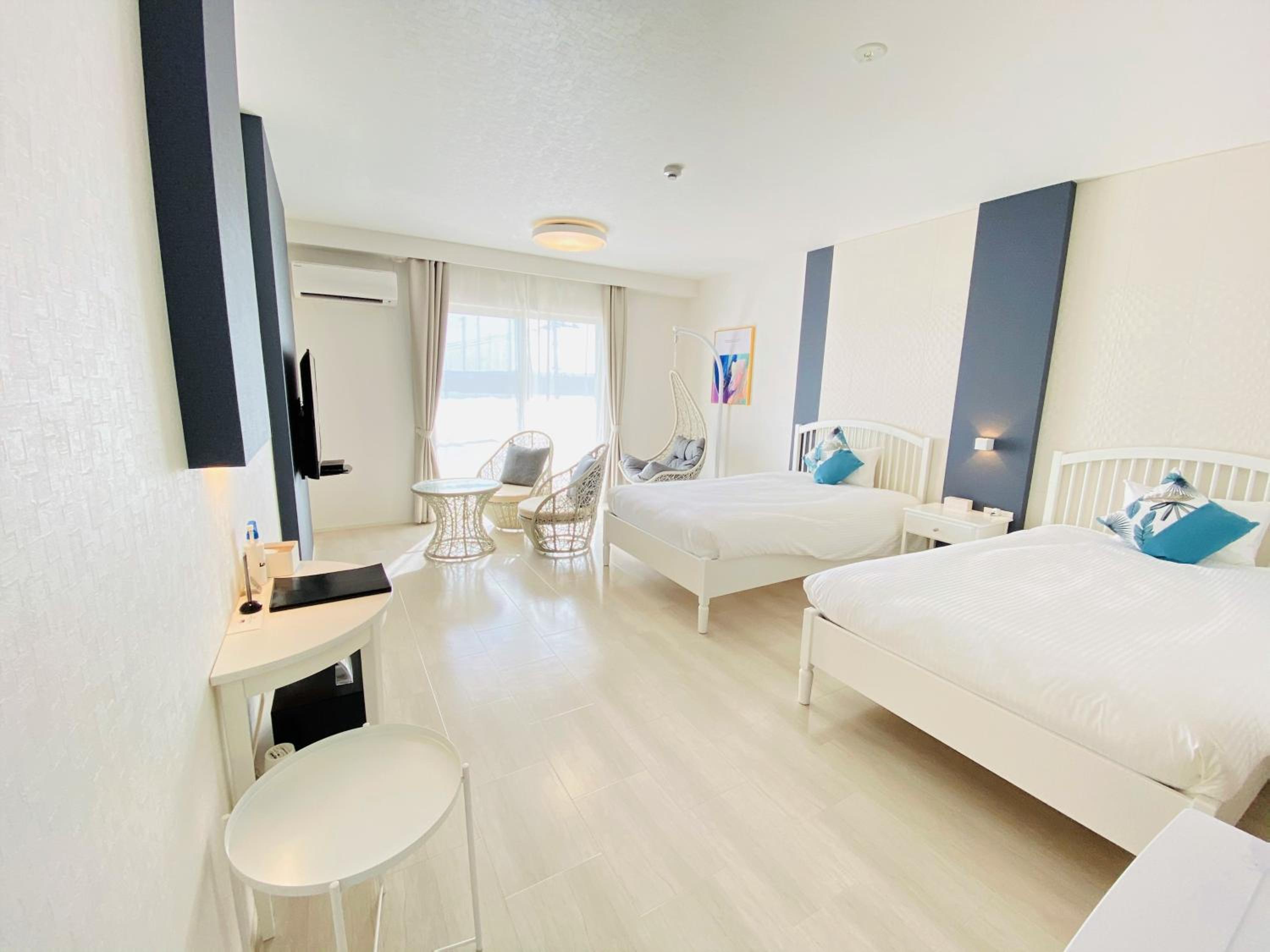 Deluxe Twin Room with Sea View - Photo 7