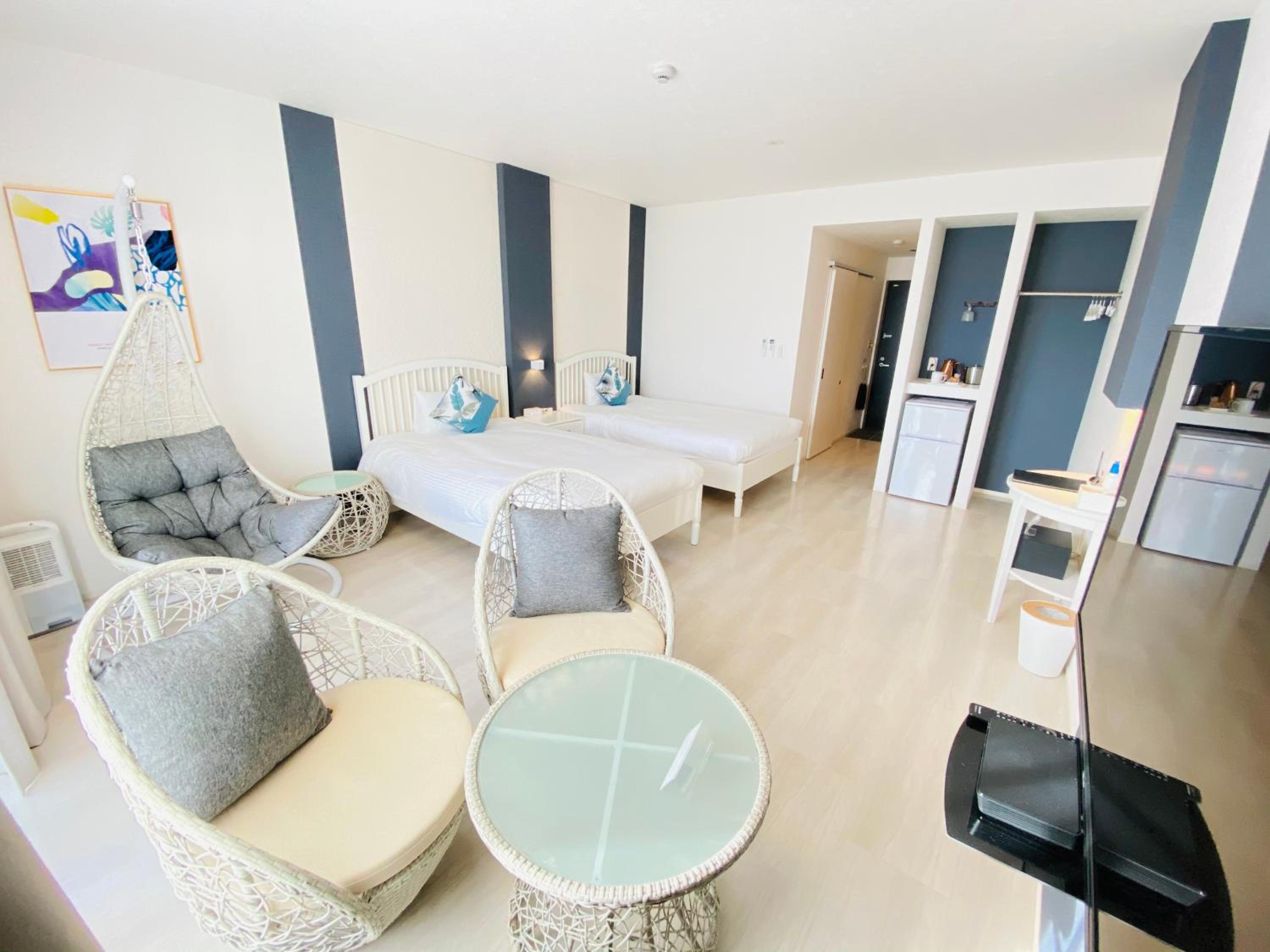 Deluxe Twin Room with Sea View - Photo 1