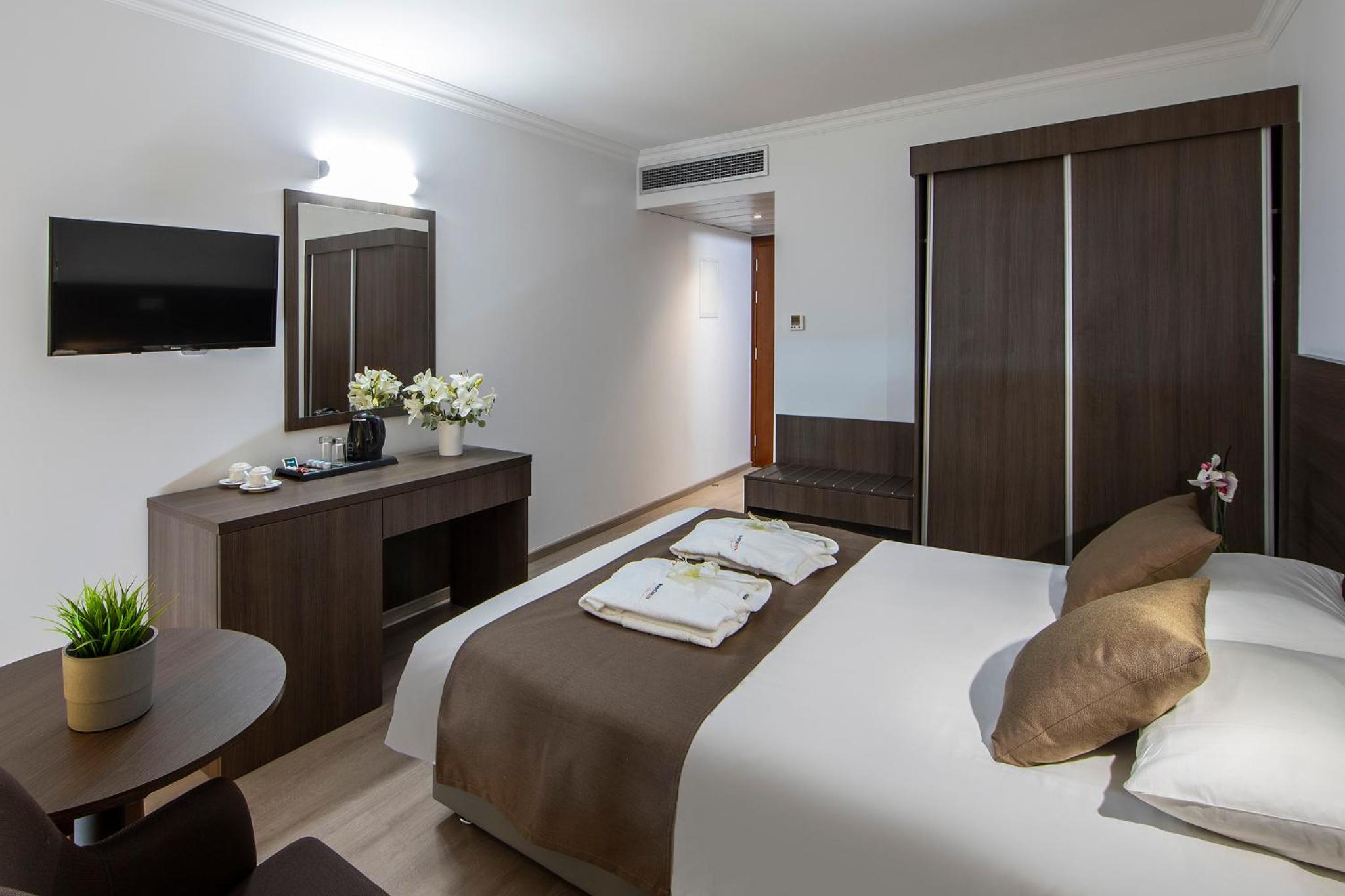Superior Double or Twin Room with Side Sea View