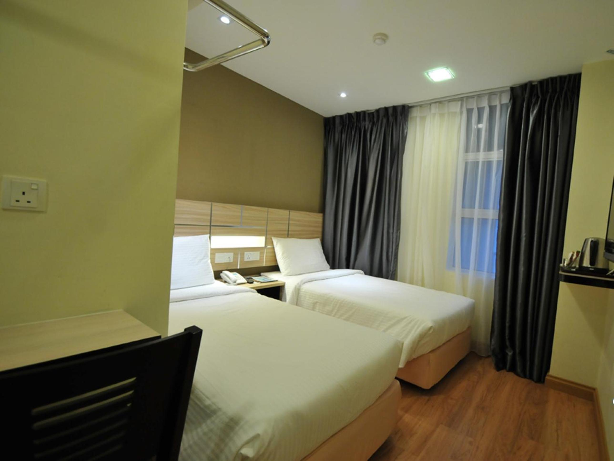 Twin Room - Photo 1