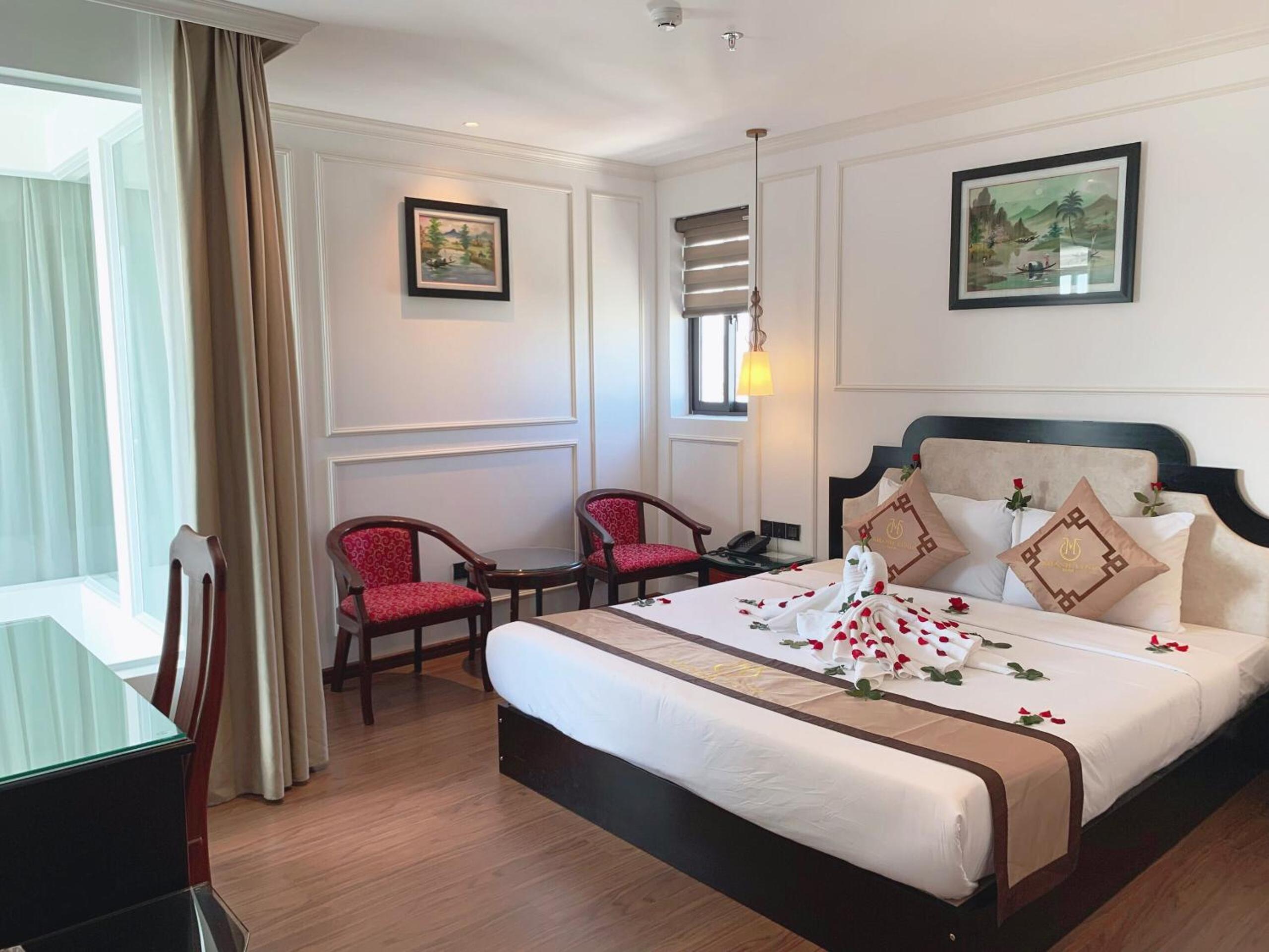 Deluxe Queen Room - Photo 2