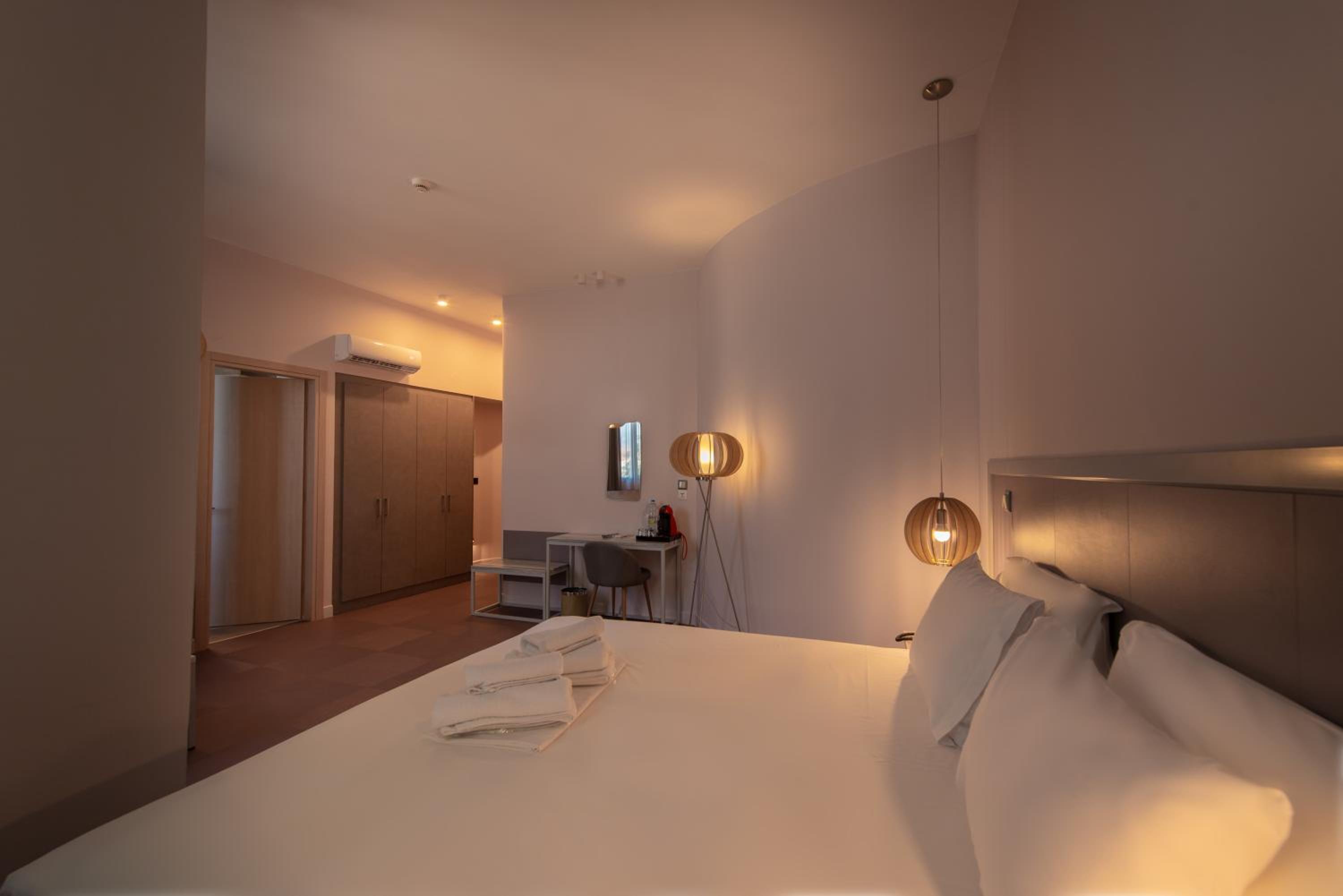Standard Suite - Photo 5