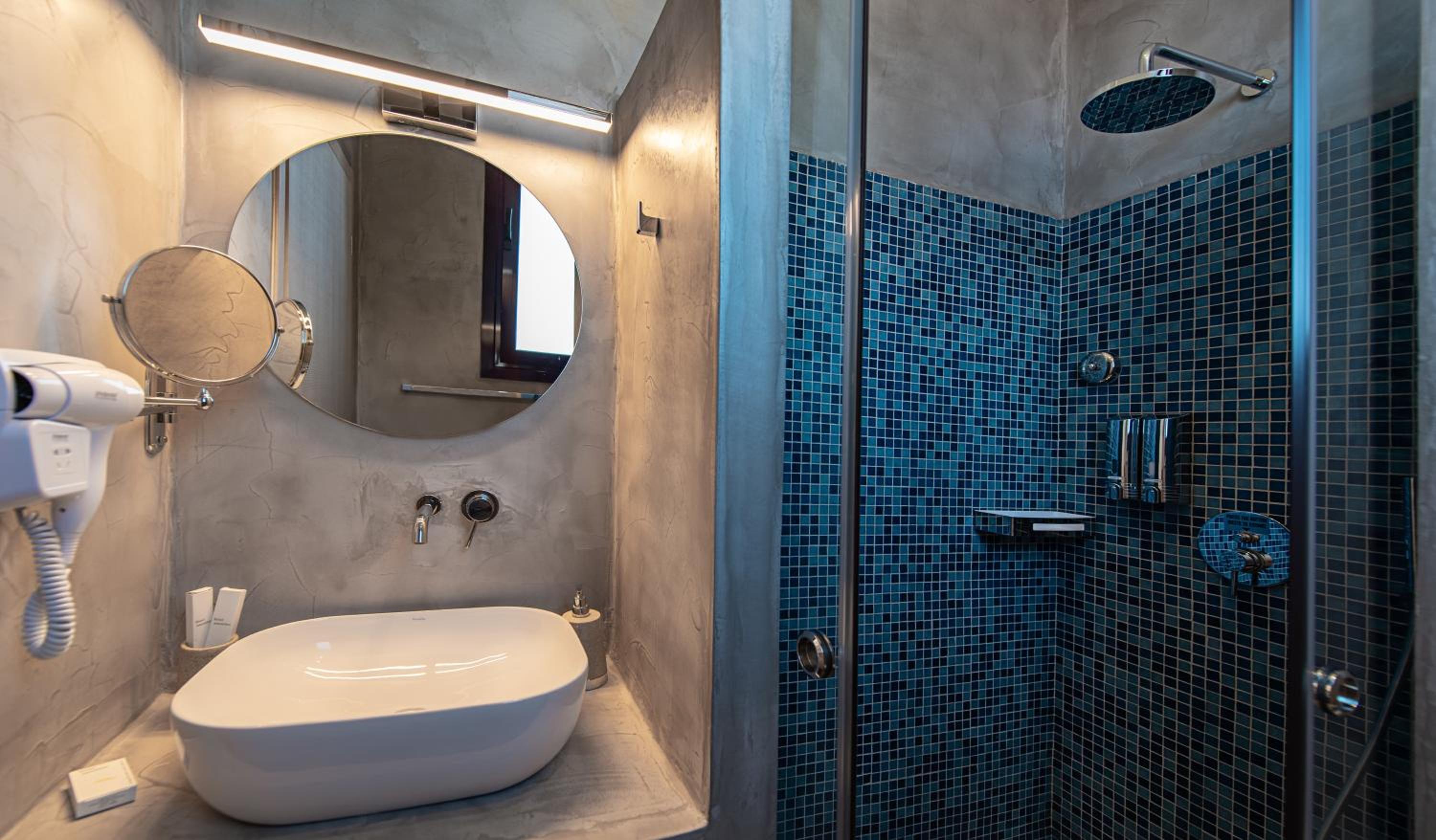 Double Room with Private Bathroom - Photo 6