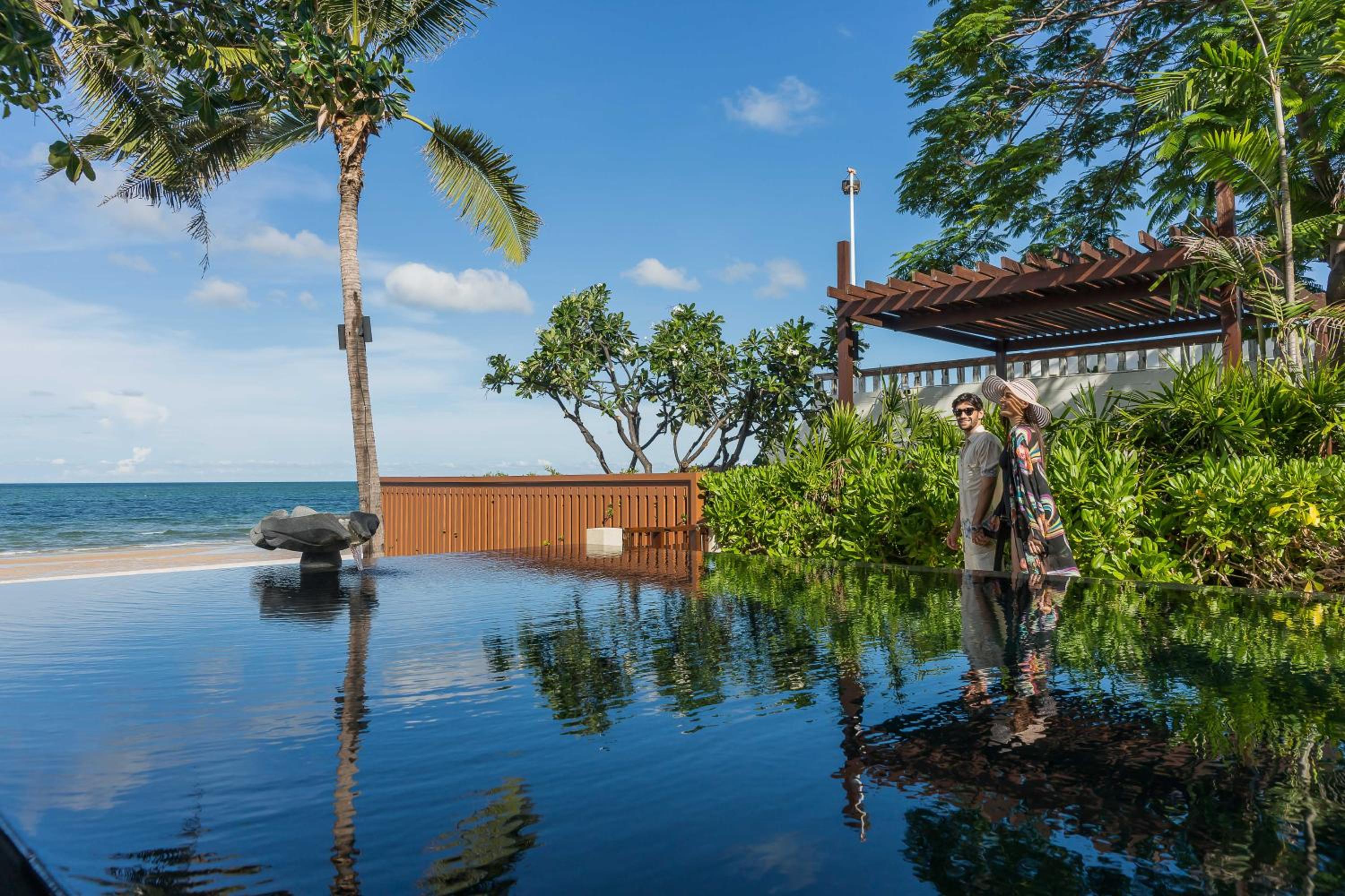 One-Bedroom Villa with Beachfront and Private Pool - Photo 5