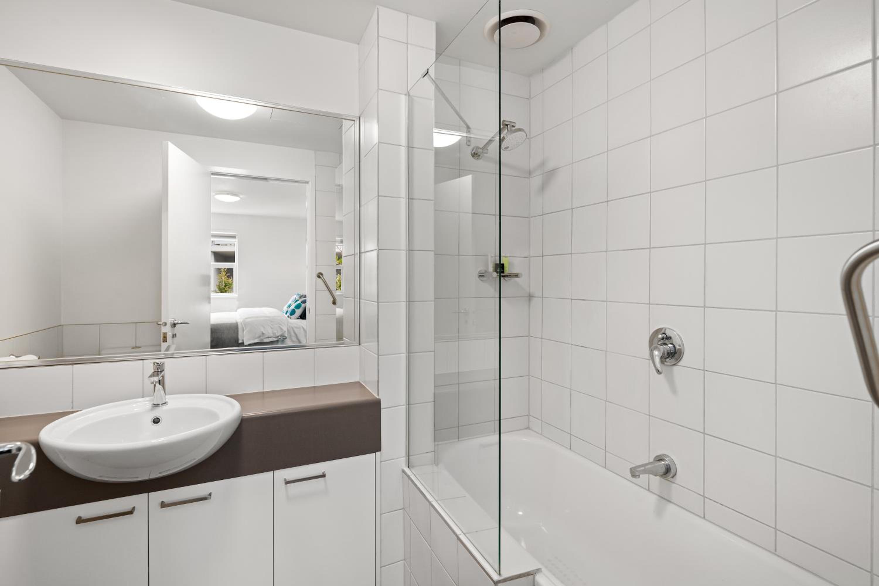 One-Bedroom Apartment - Photo 5