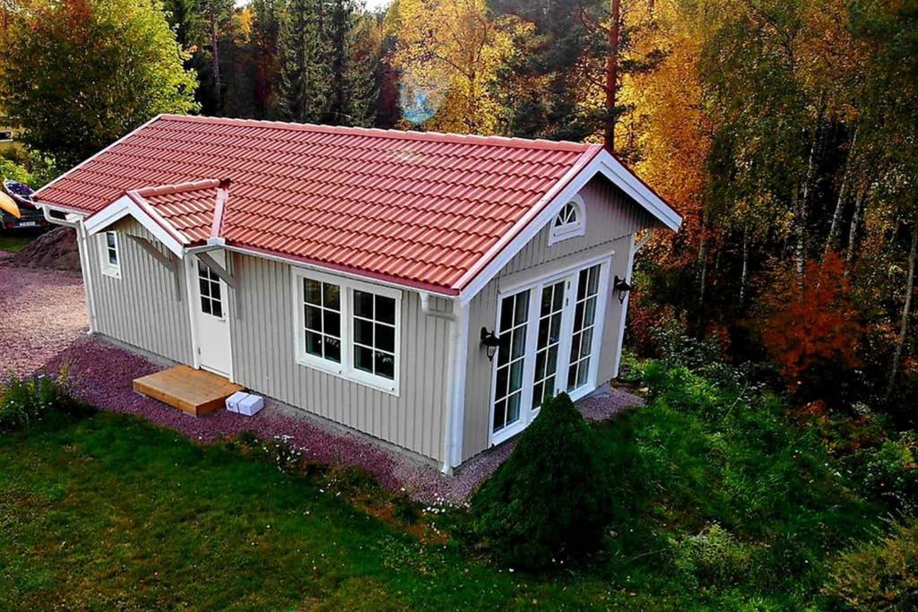 Two-Bedroom House - Photo 3