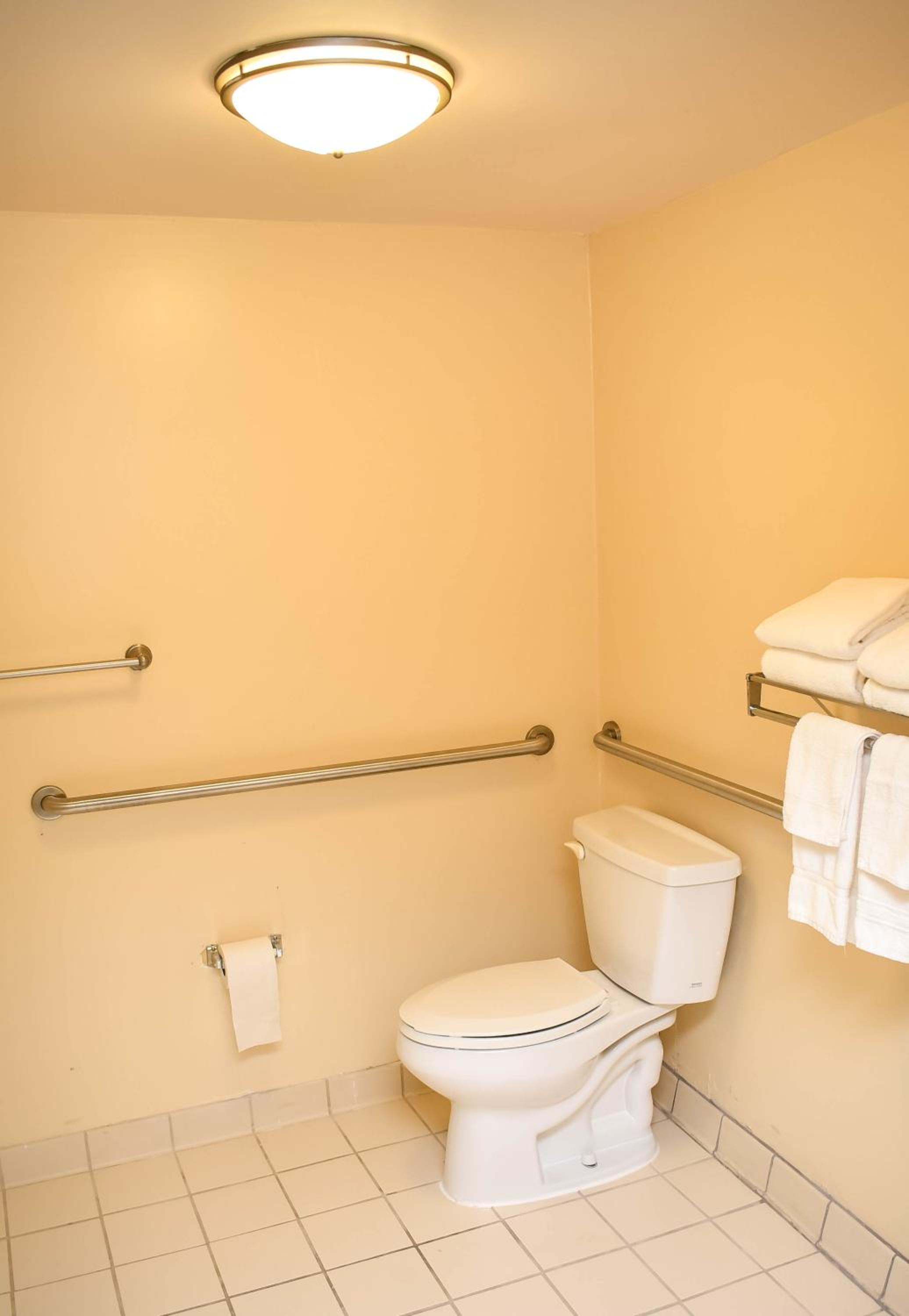 Double Room - Mobility Access/Non-Smoking photo 2
