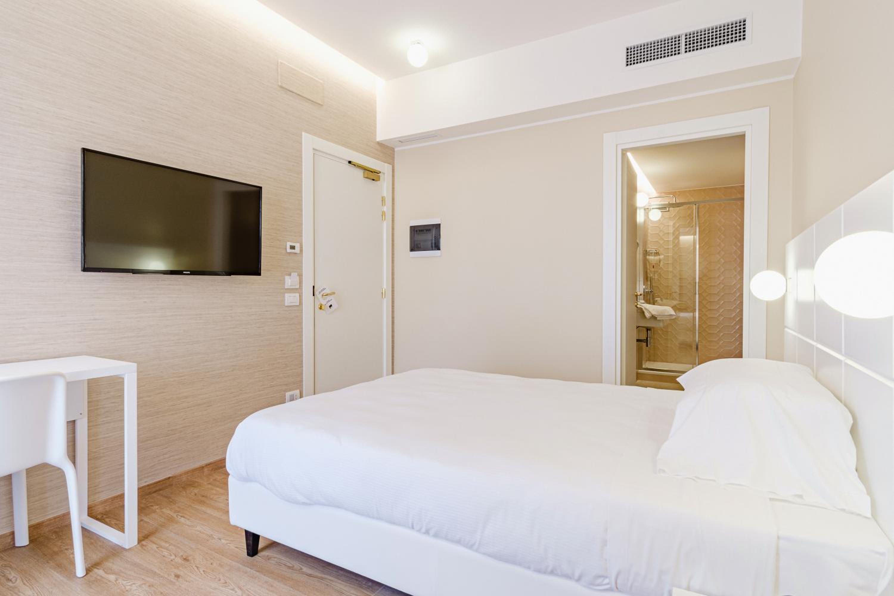 Classic Double Room with French Bed