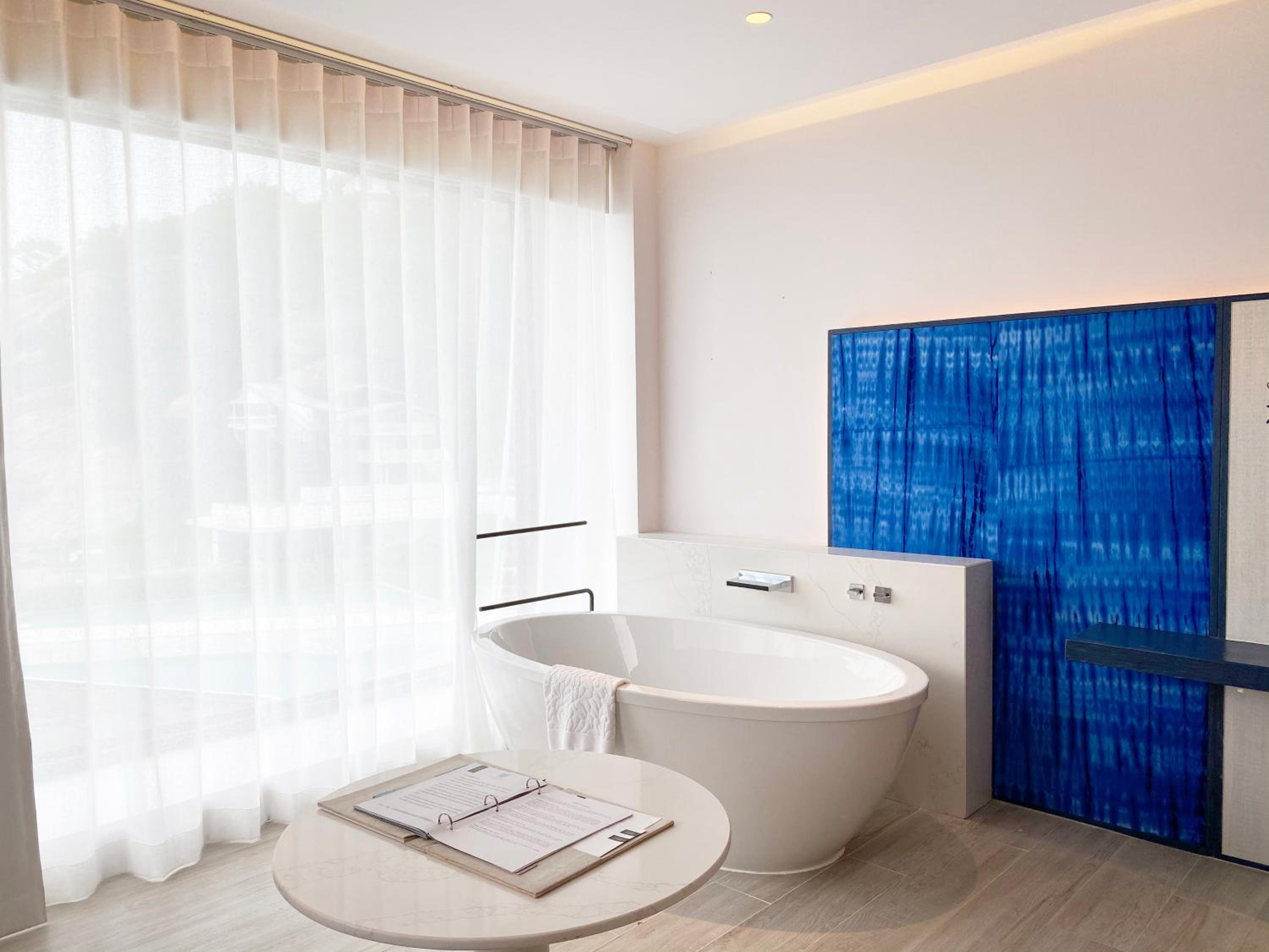 Double Room with Pool View - Photo 4