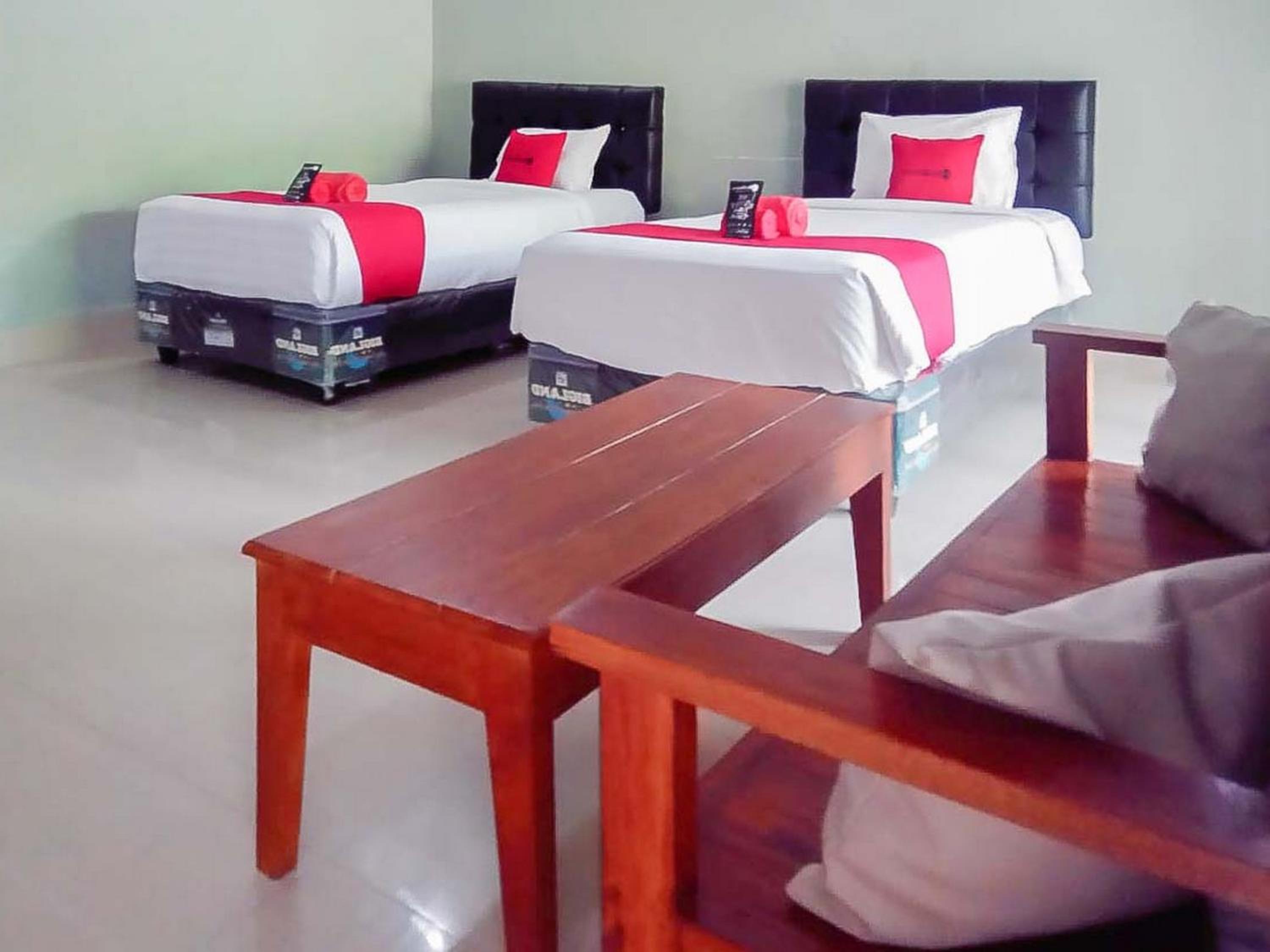 Twin Room - Photo 13