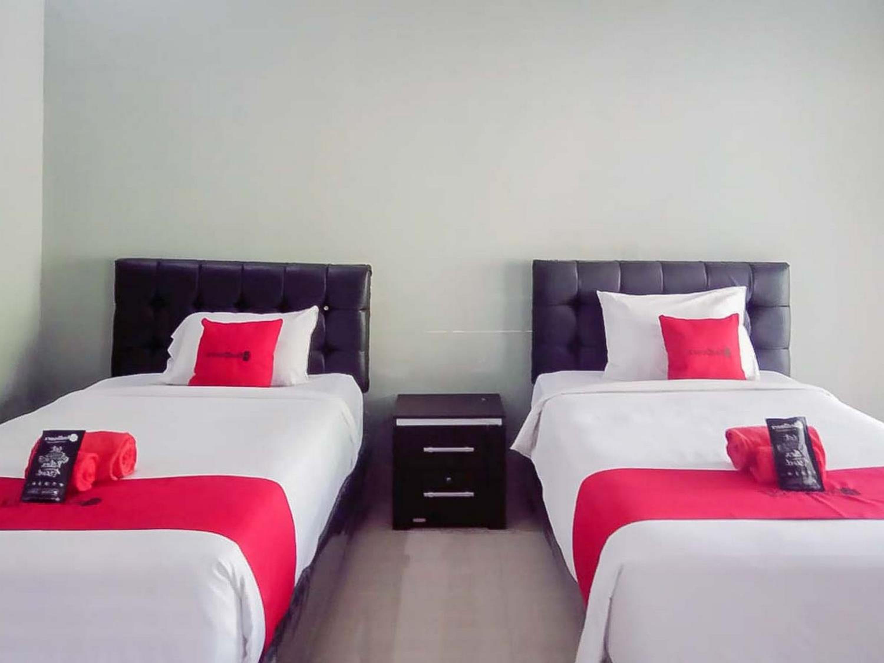 Twin Room - Photo 1
