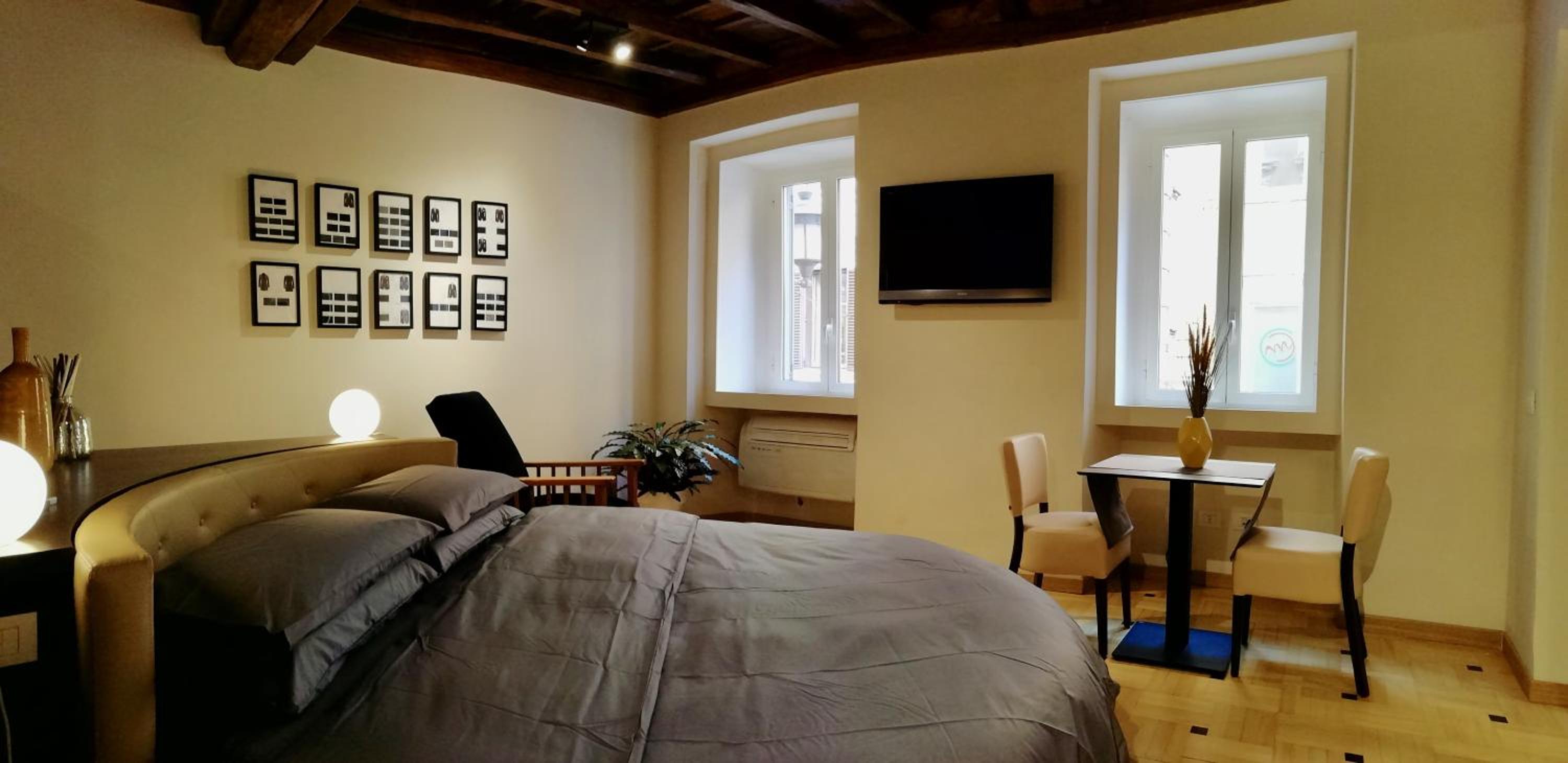 Deluxe King Room photo 3