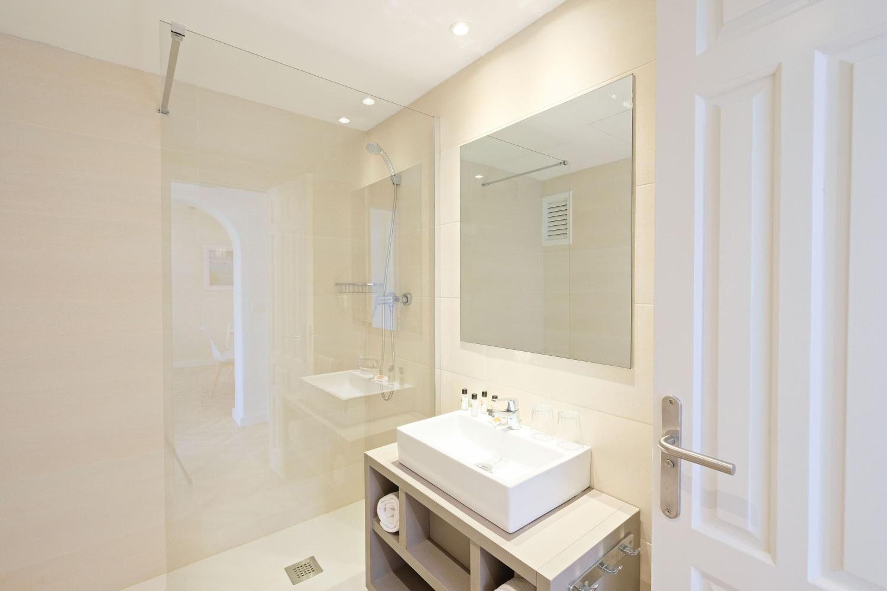 Two-Bedroom Apartment - Photo 6