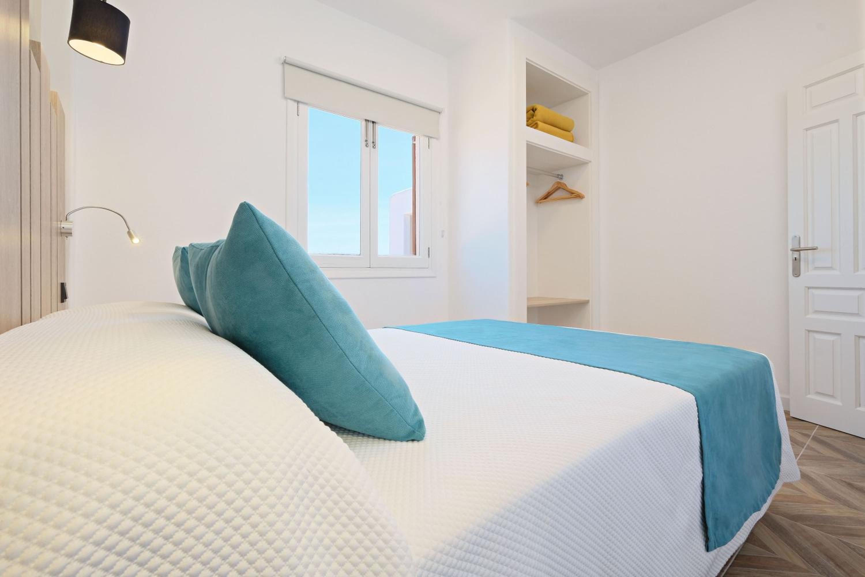 Two-Bedroom Apartment - Photo 2