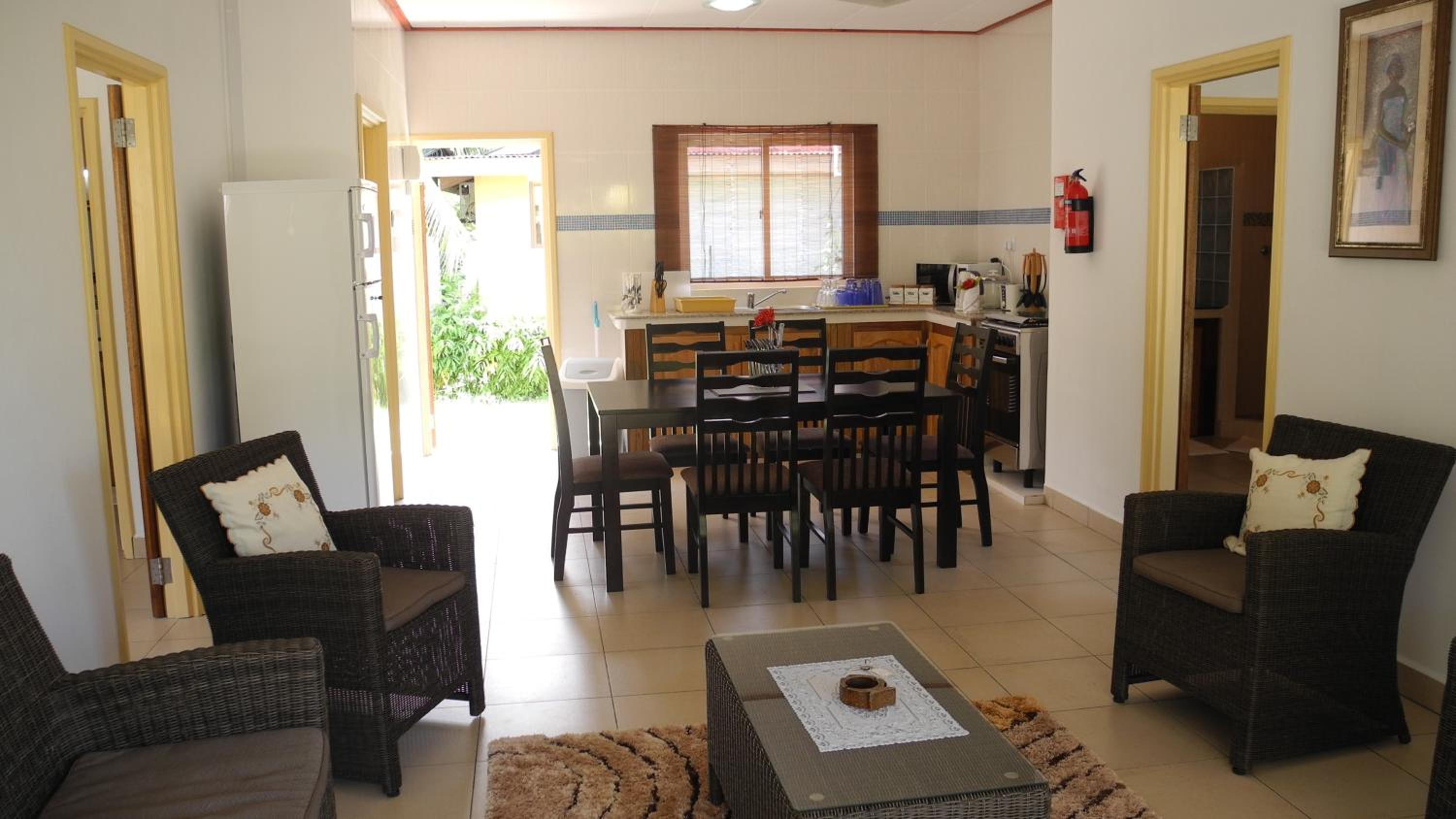 Two-Bedroom House - Photo 11