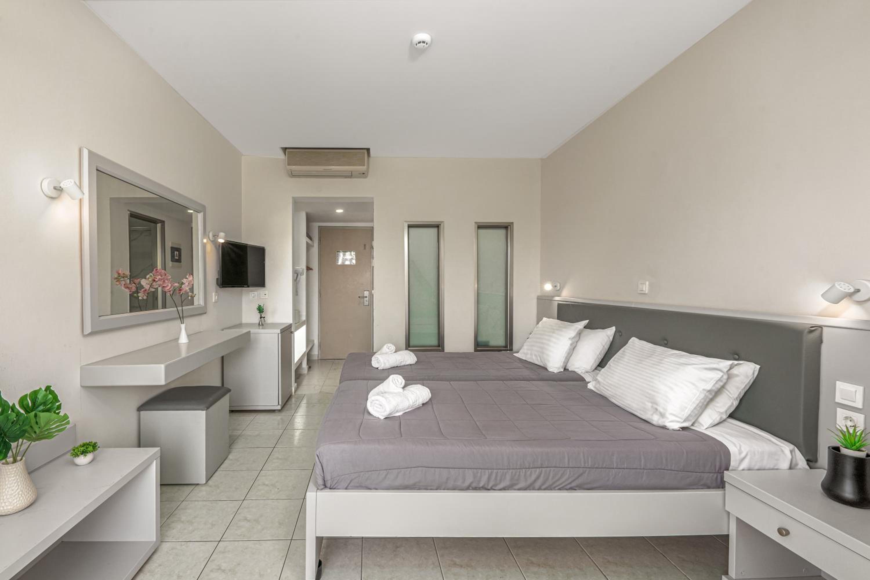Standard Room photo 2