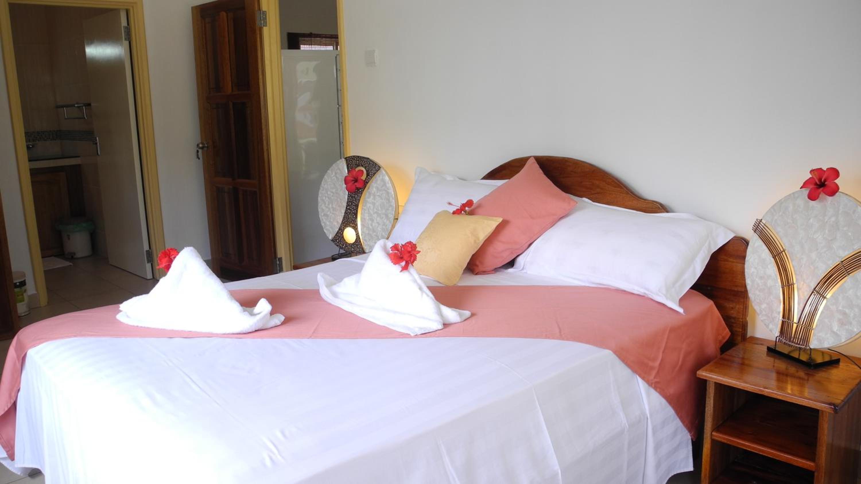 Two-Bedroom House - Photo 13