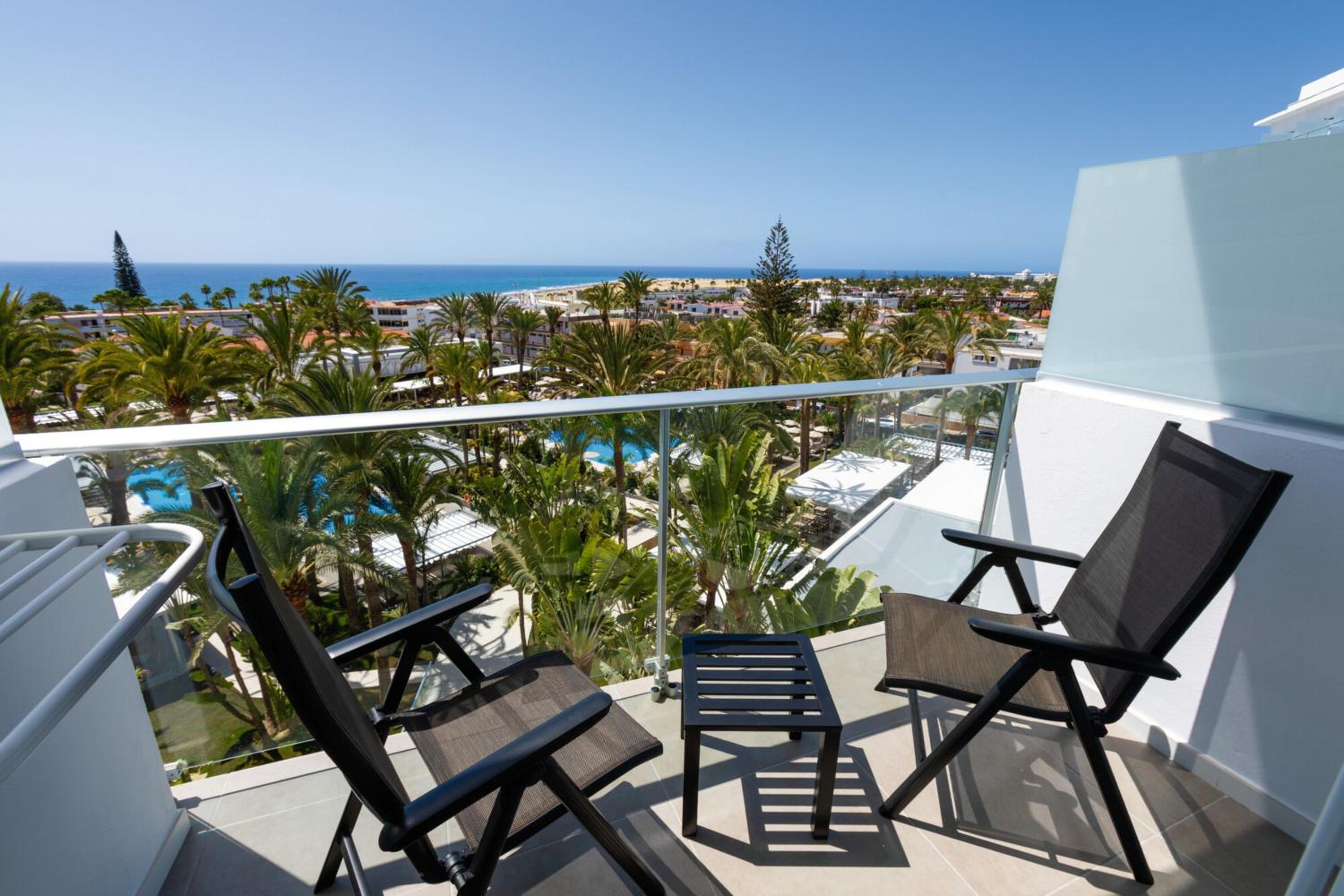 Double Room with Balcony - Photo 4