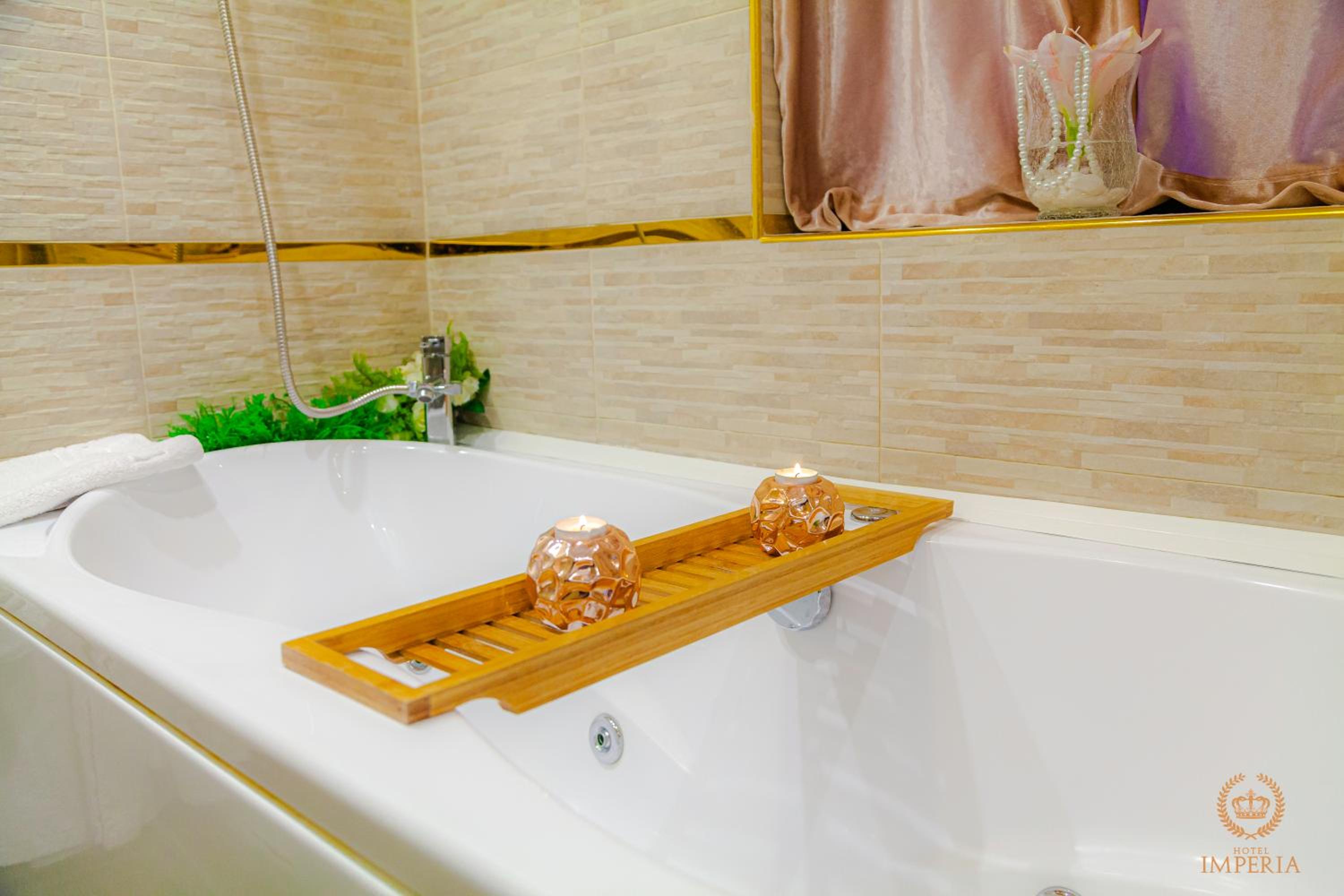 Studio with Spa Bath - Photo 2
