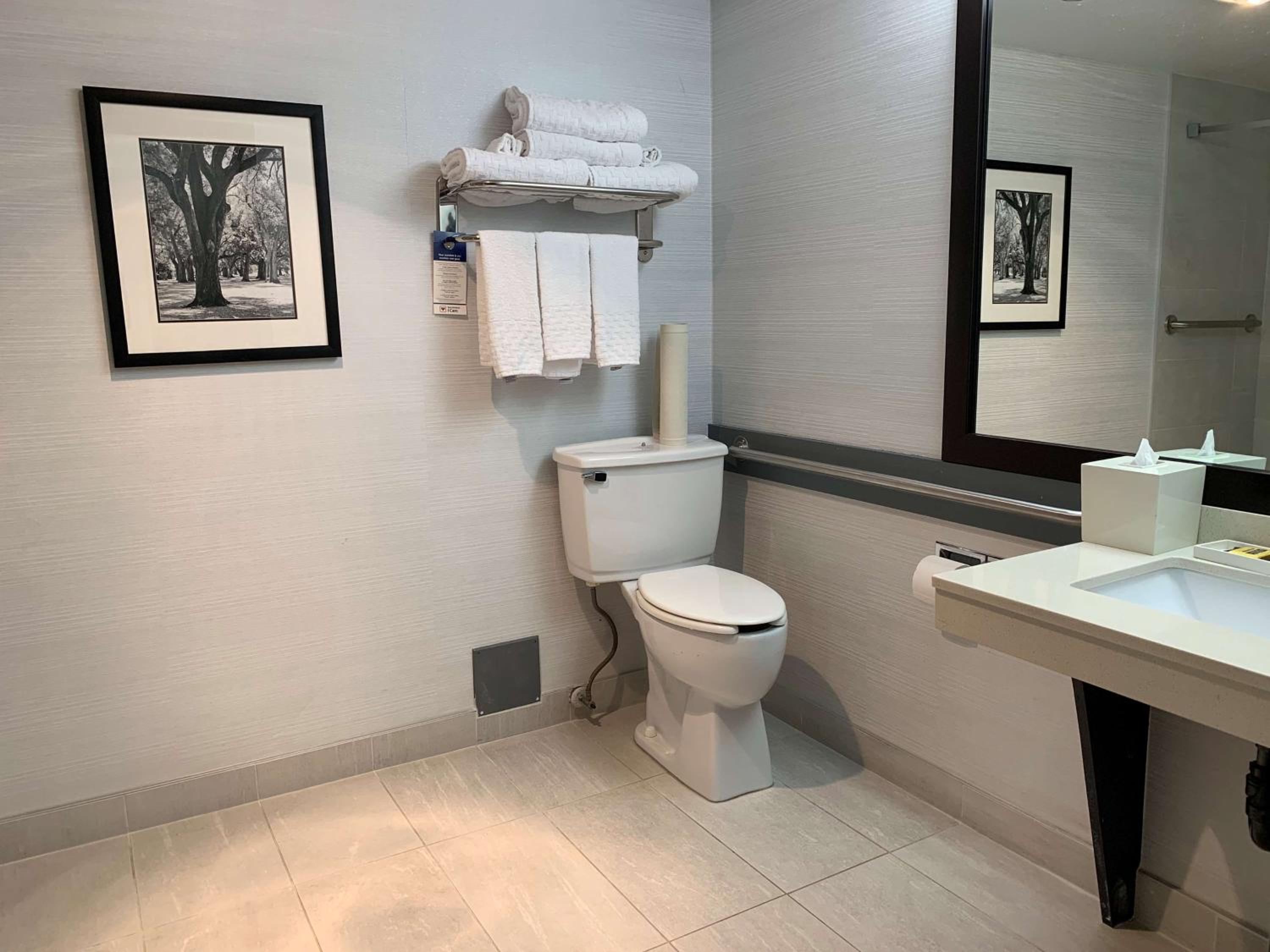 Executive King Room - Disability Access - Photo 7