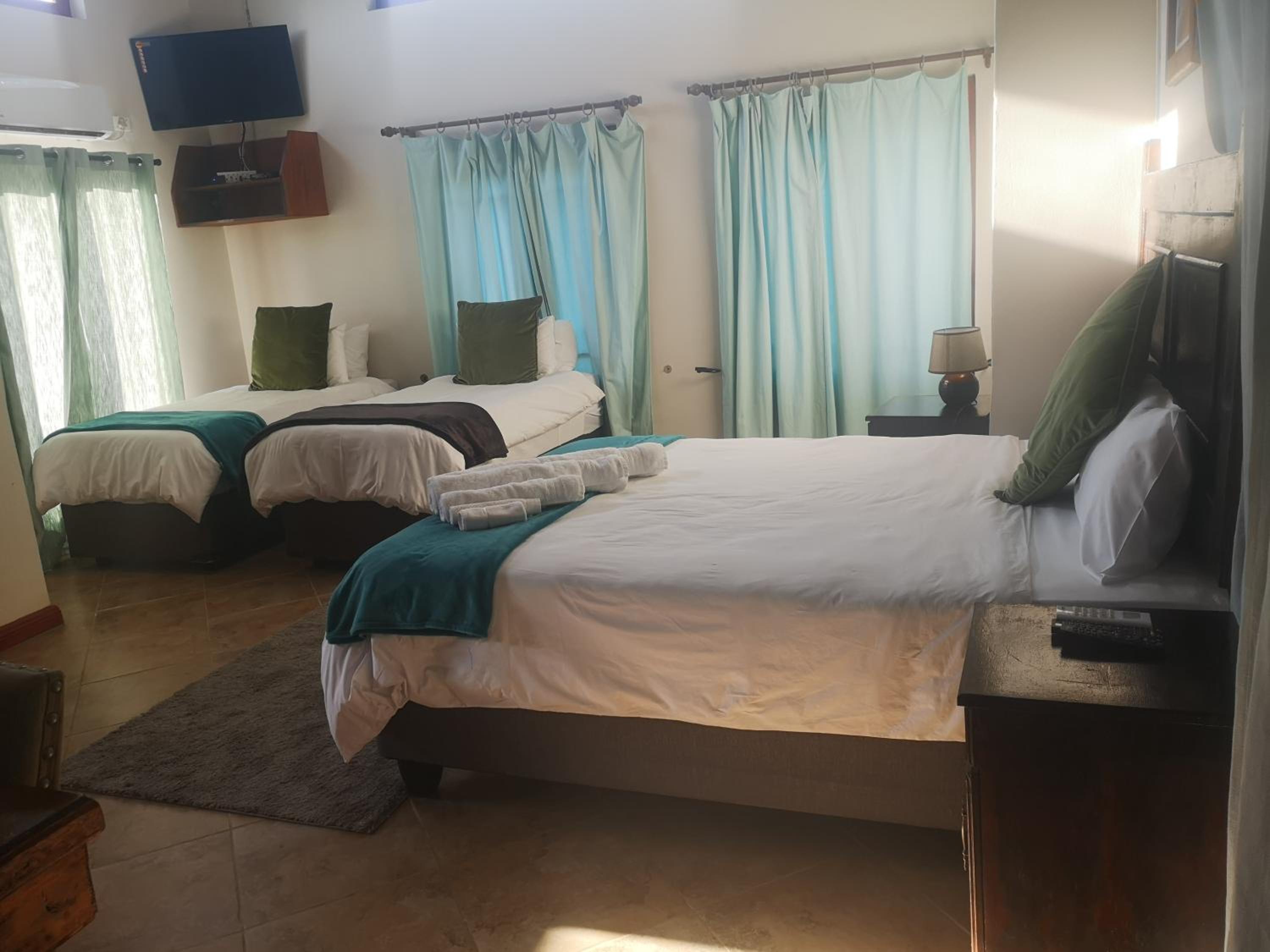 Deluxe Double Room with Extra Bed - Photo 3