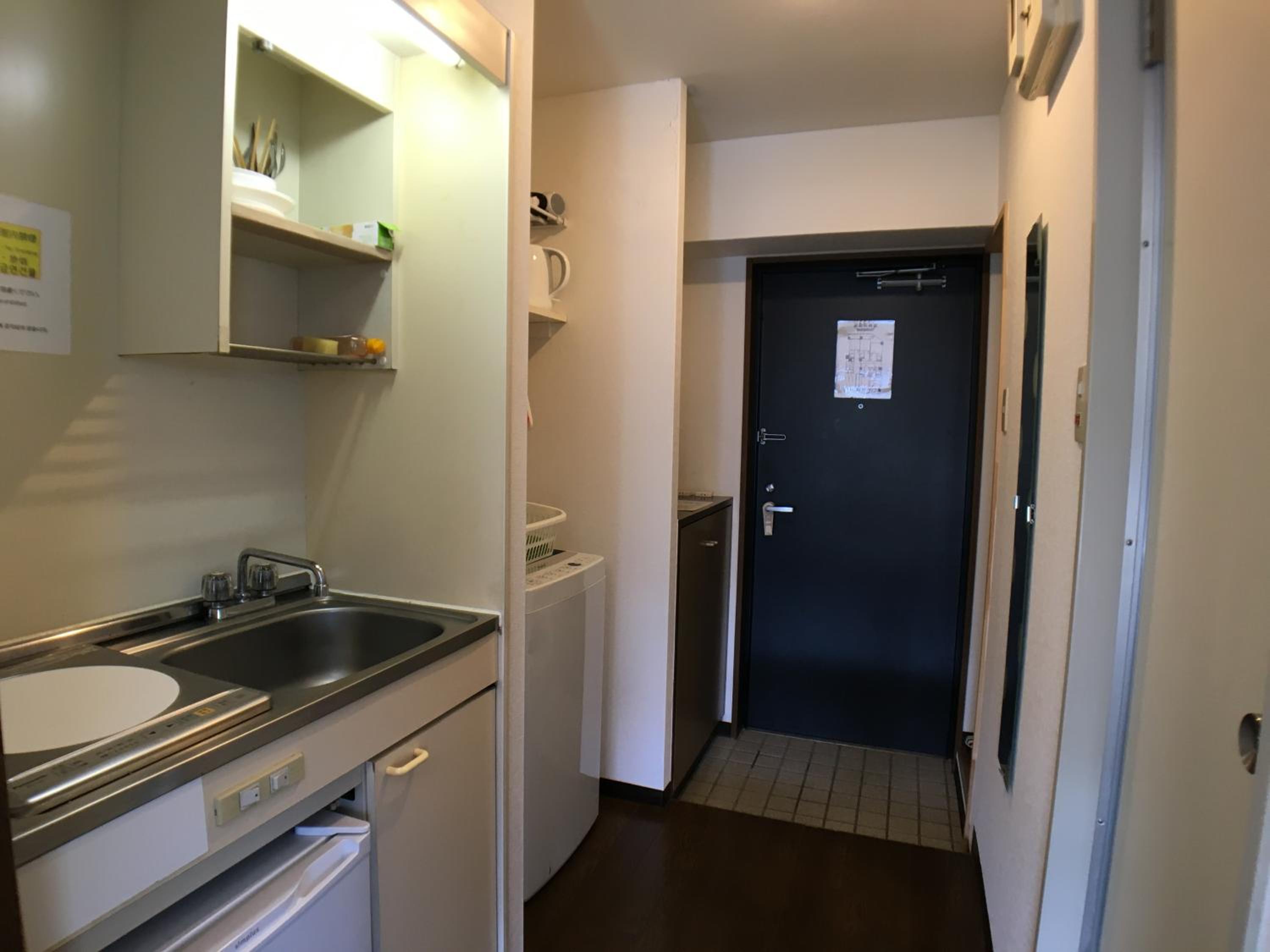 Apartment with Balcony 402 - Photo 6