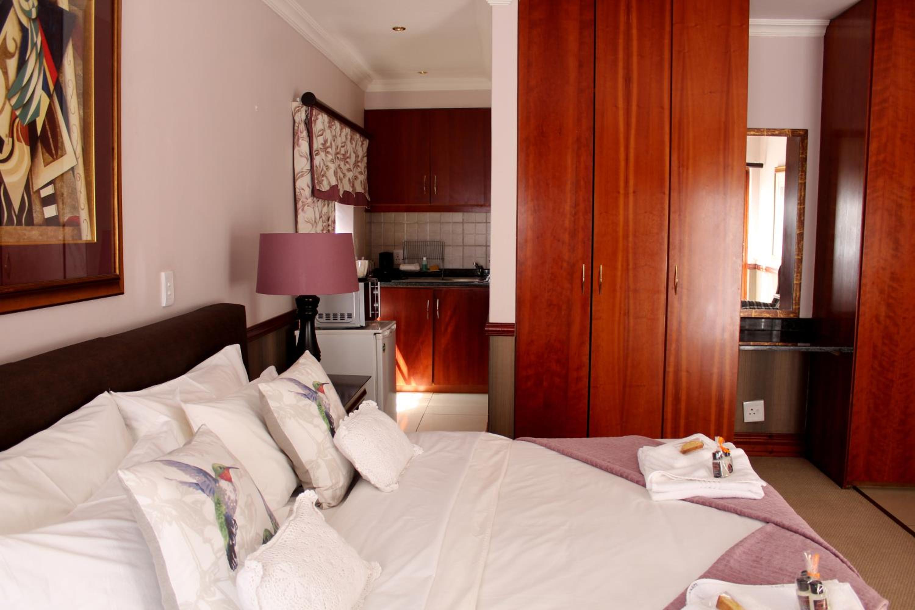 Standard King Room - Photo 1