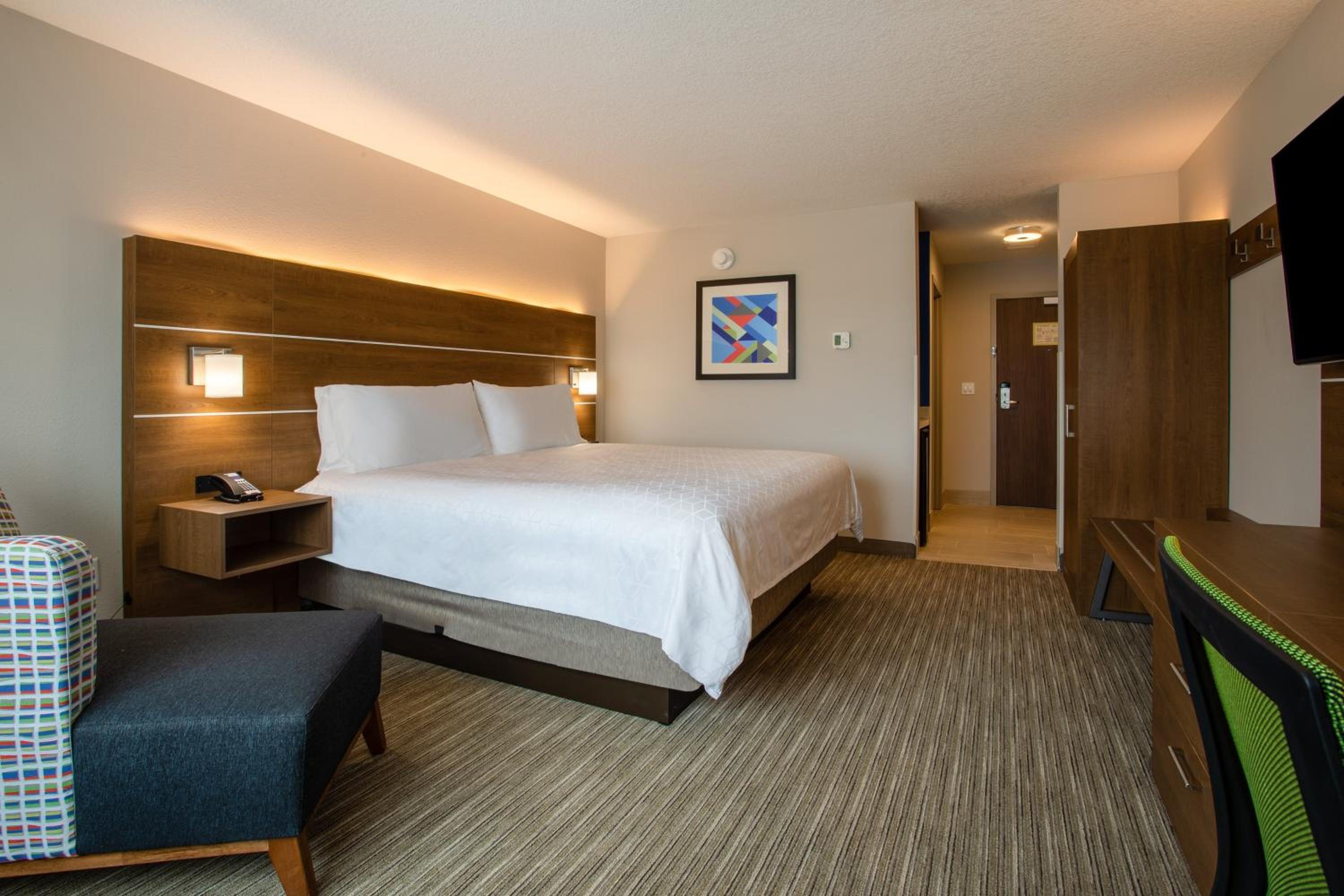 Standard King Room - Photo 1