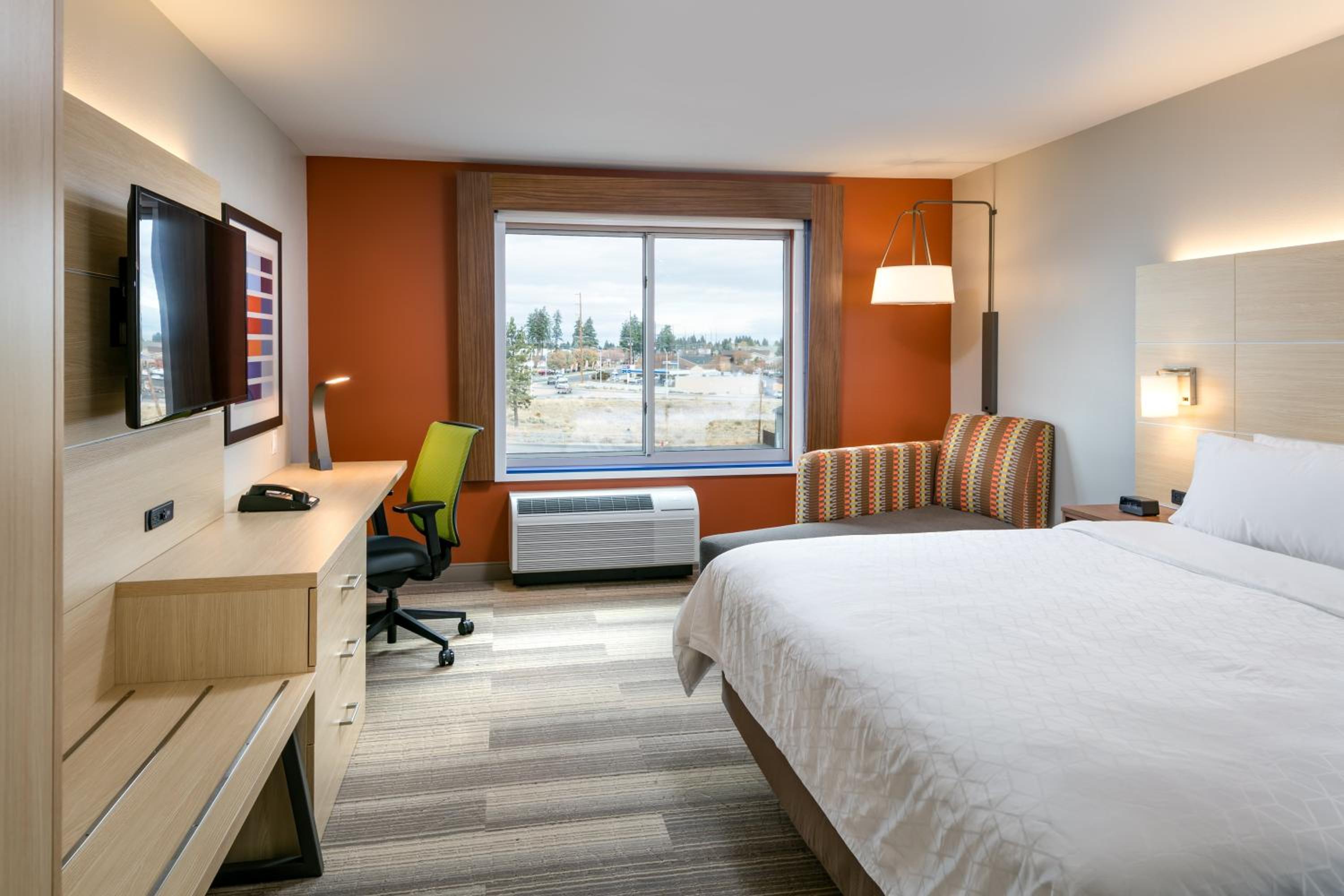 Standard King Room - Photo 5