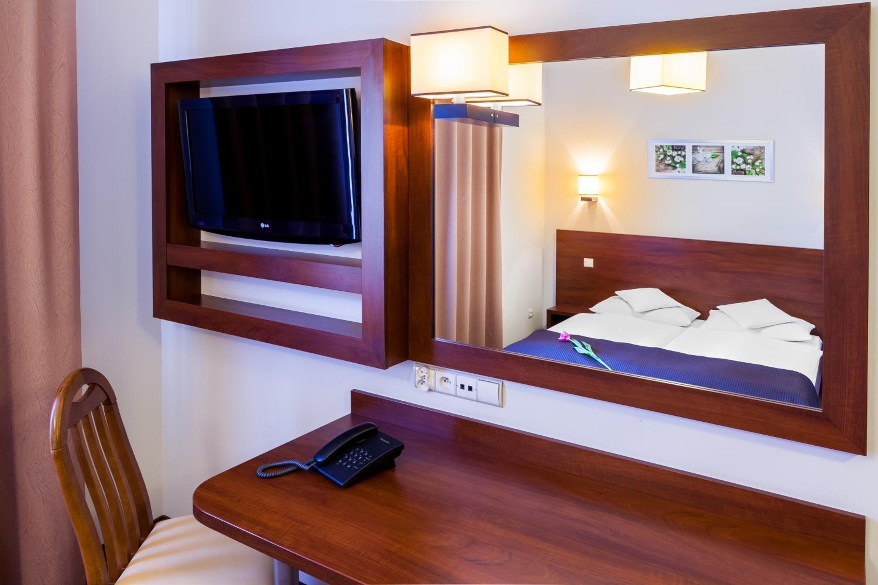 Double Room - Photo 1