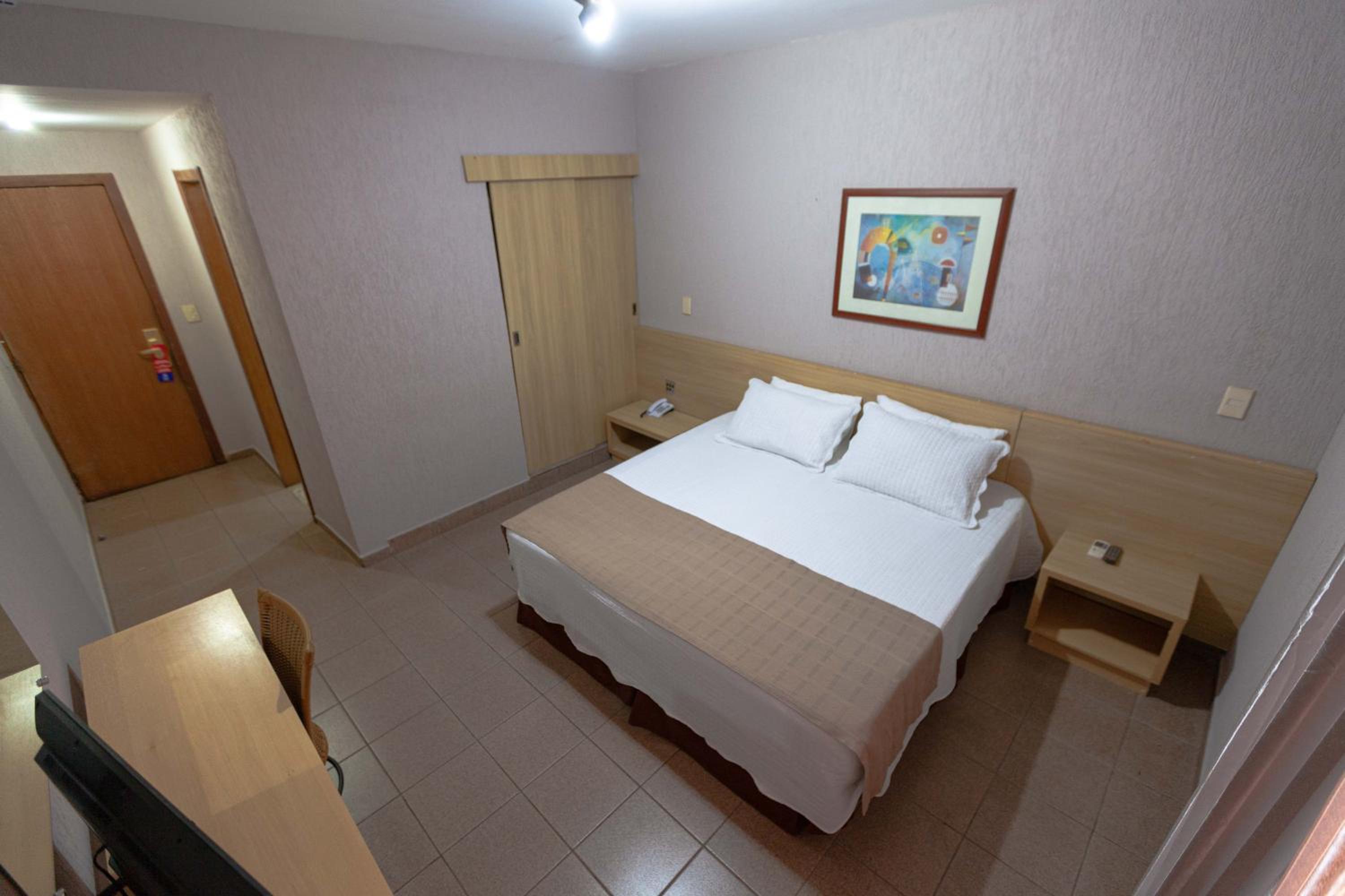 Standard  Double Room - Photo 2