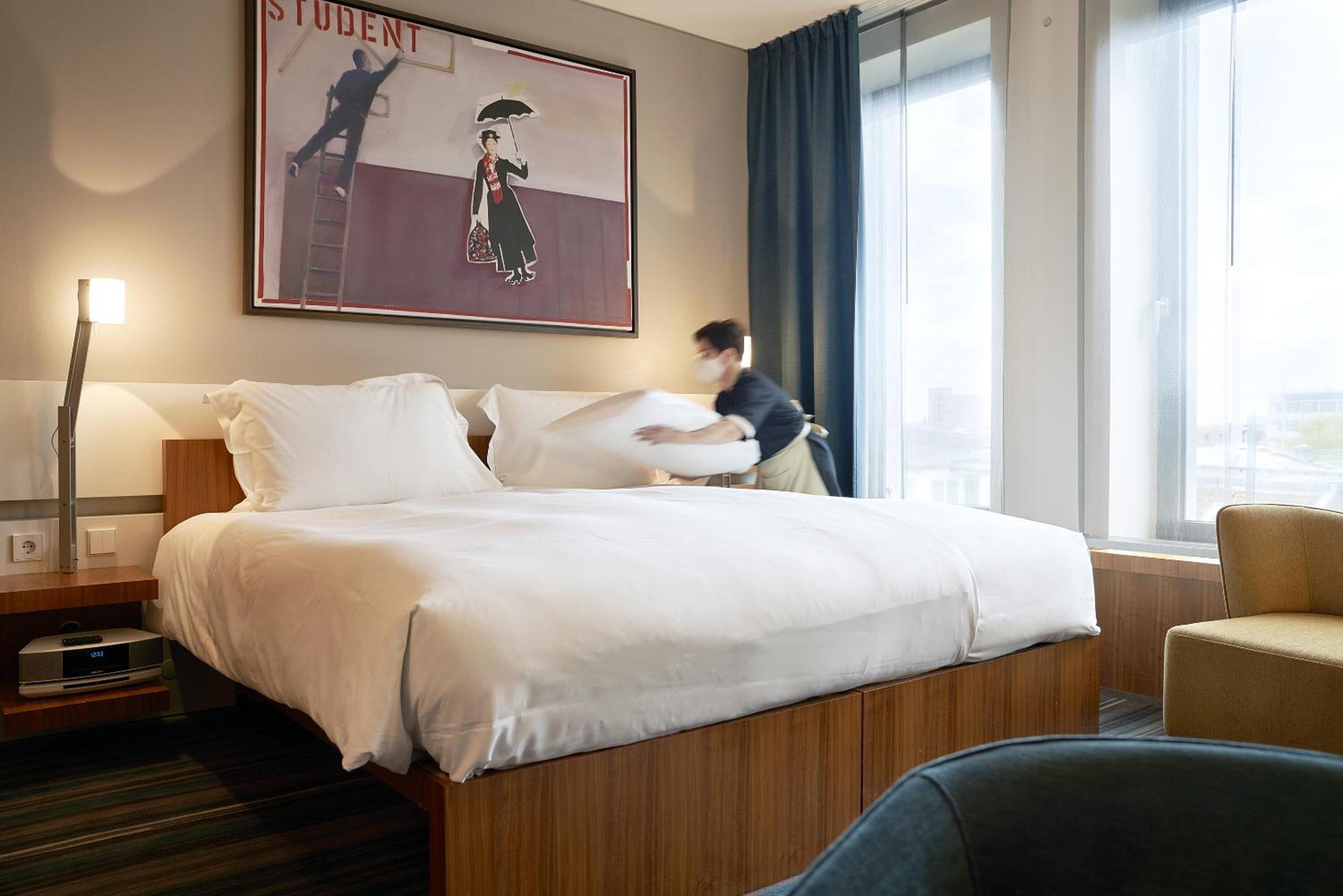 Comfort Room with Kingsize Bed - Photo 8