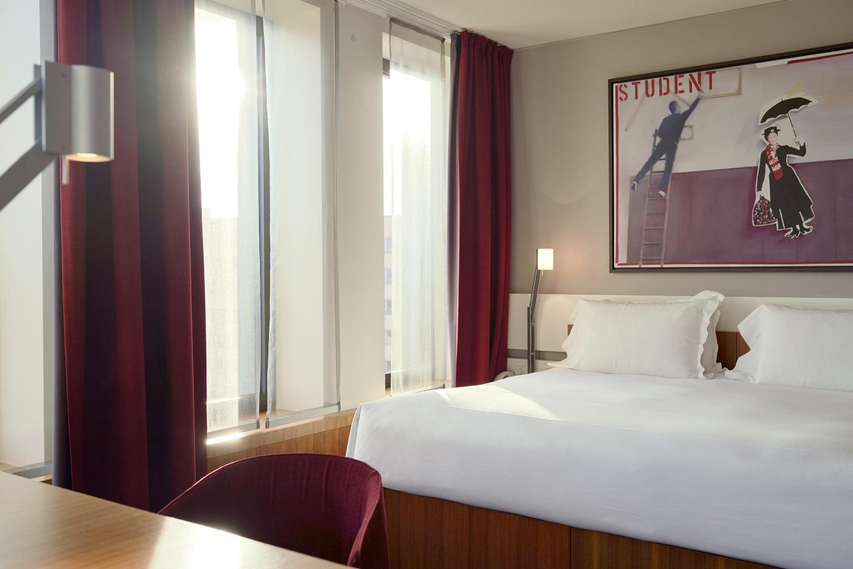Comfort Room with Kingsize Bed - Photo 9
