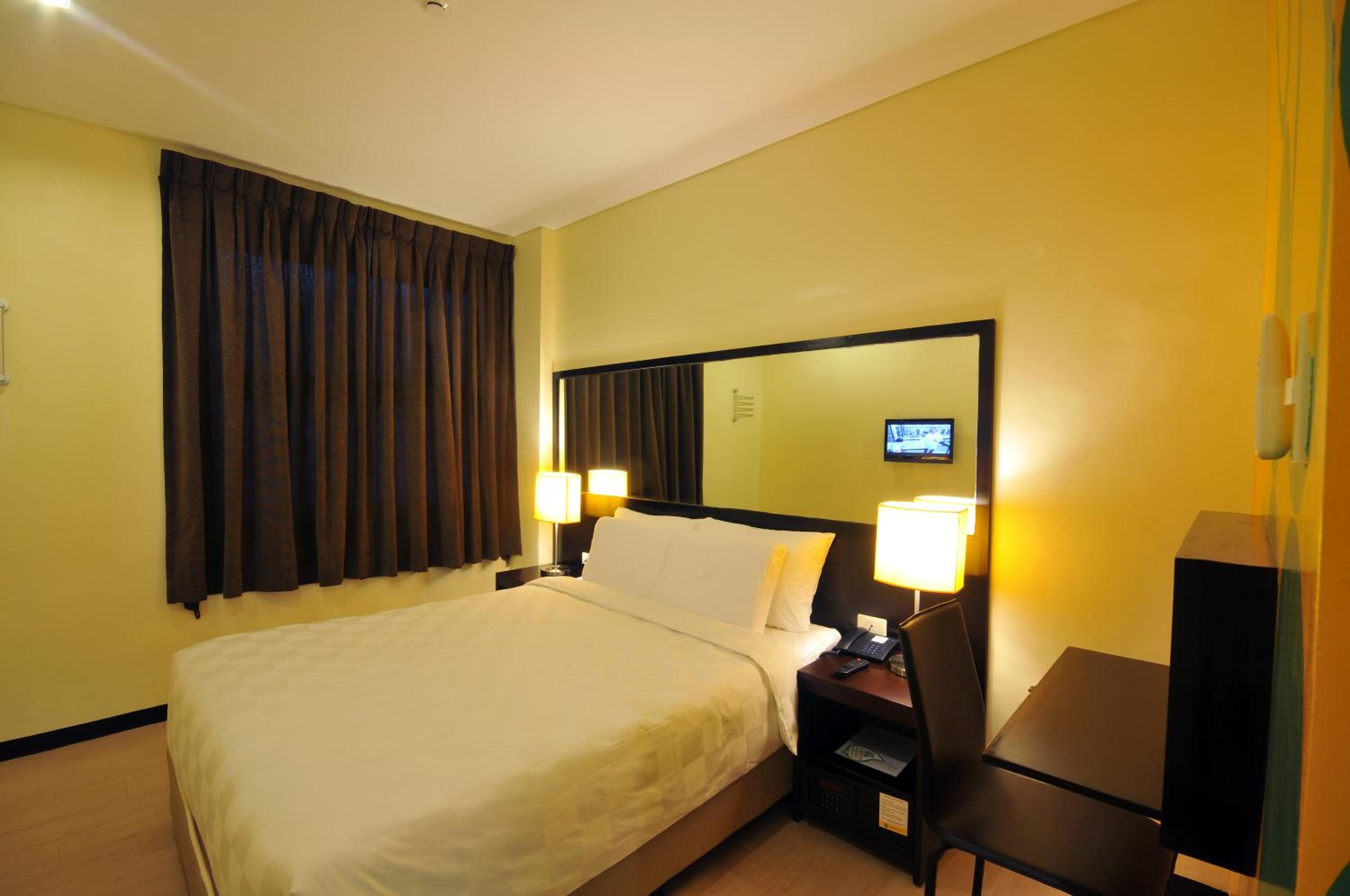 Queen Room photo 3